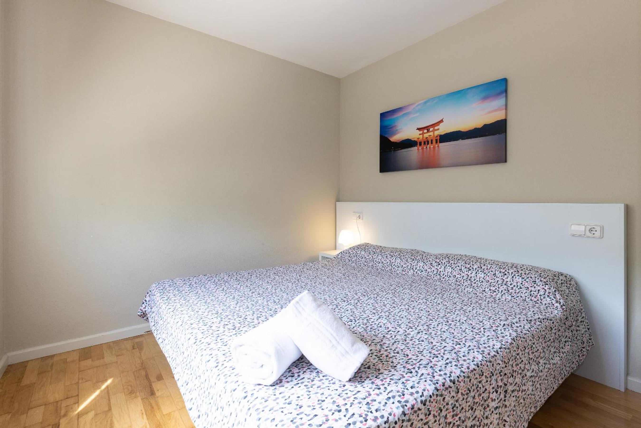 Five-Bedroom House - Photo 6