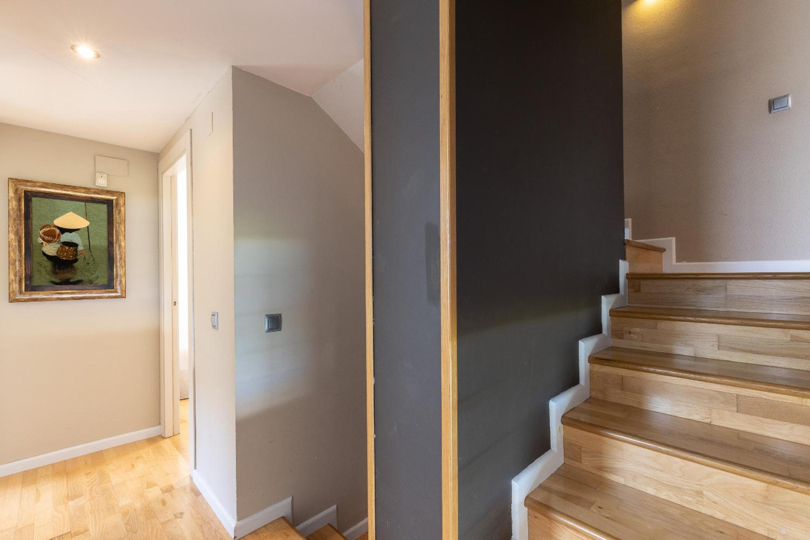 Five-Bedroom House - Photo 50