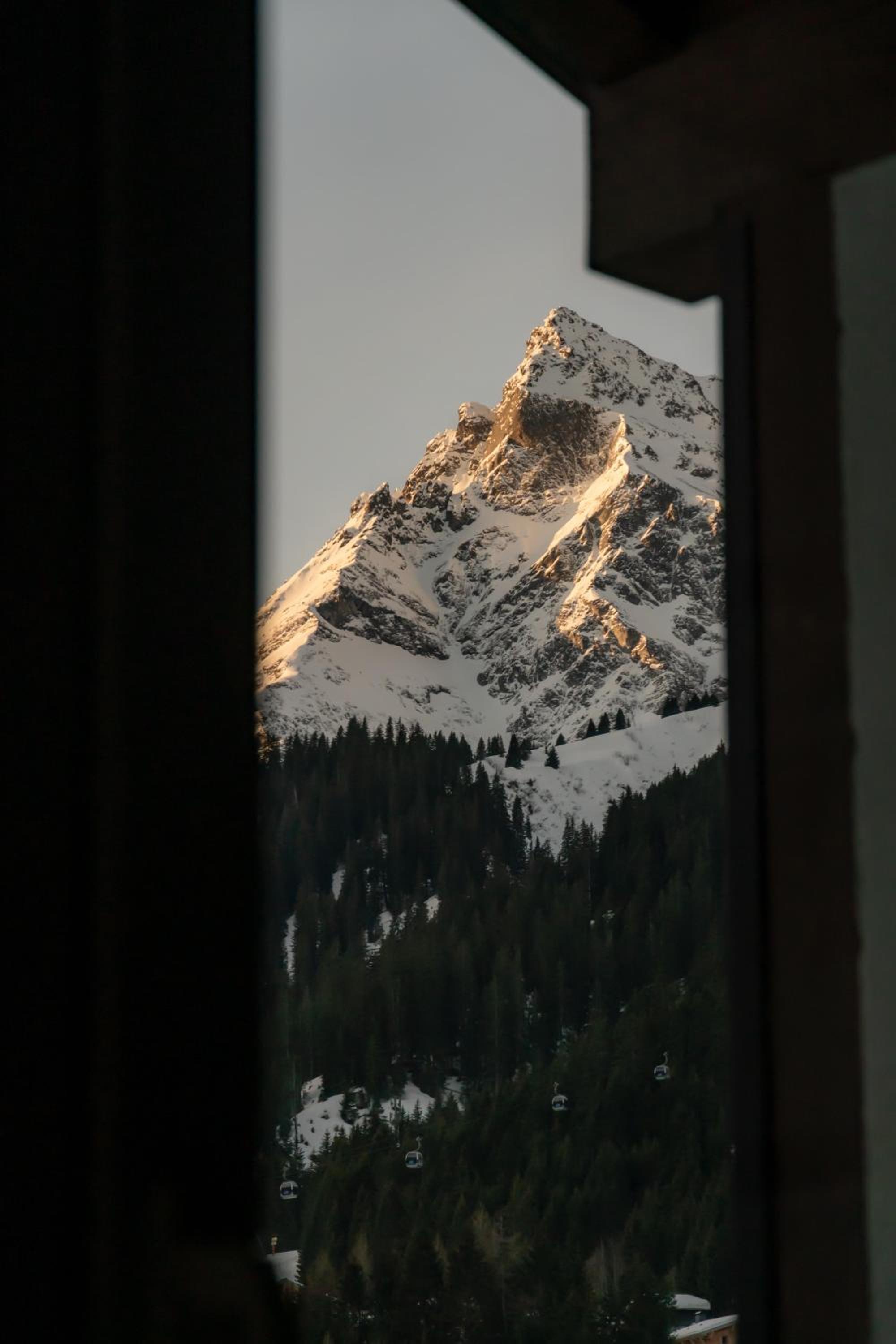 Deluxe Suite with Balcony photo 2