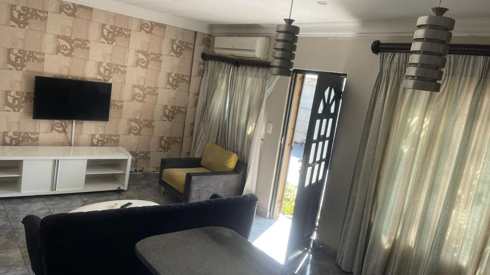 Budget Double Room - Photo 8