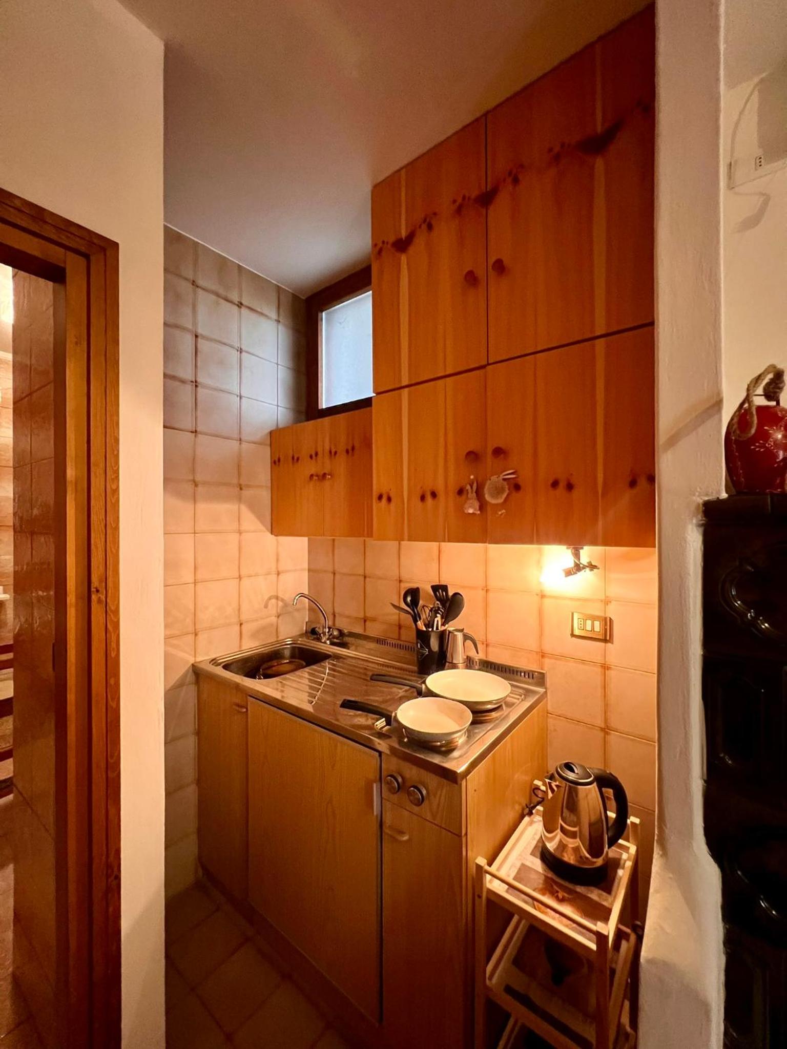 One-Bedroom Apartment photo 2