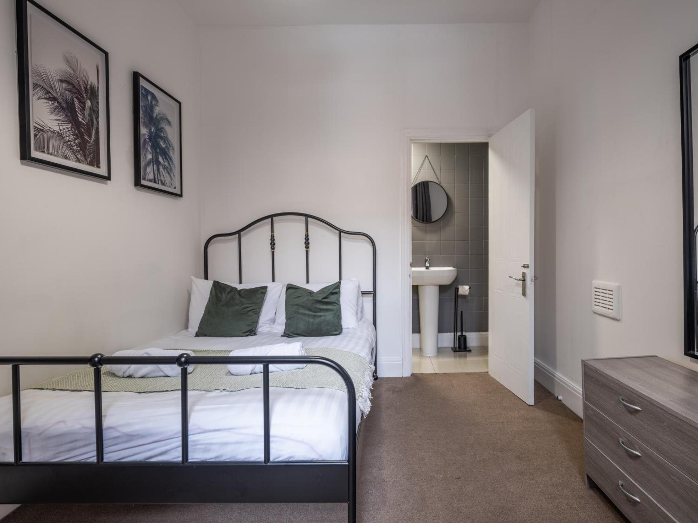Three-Bedroom Apartment photo 1