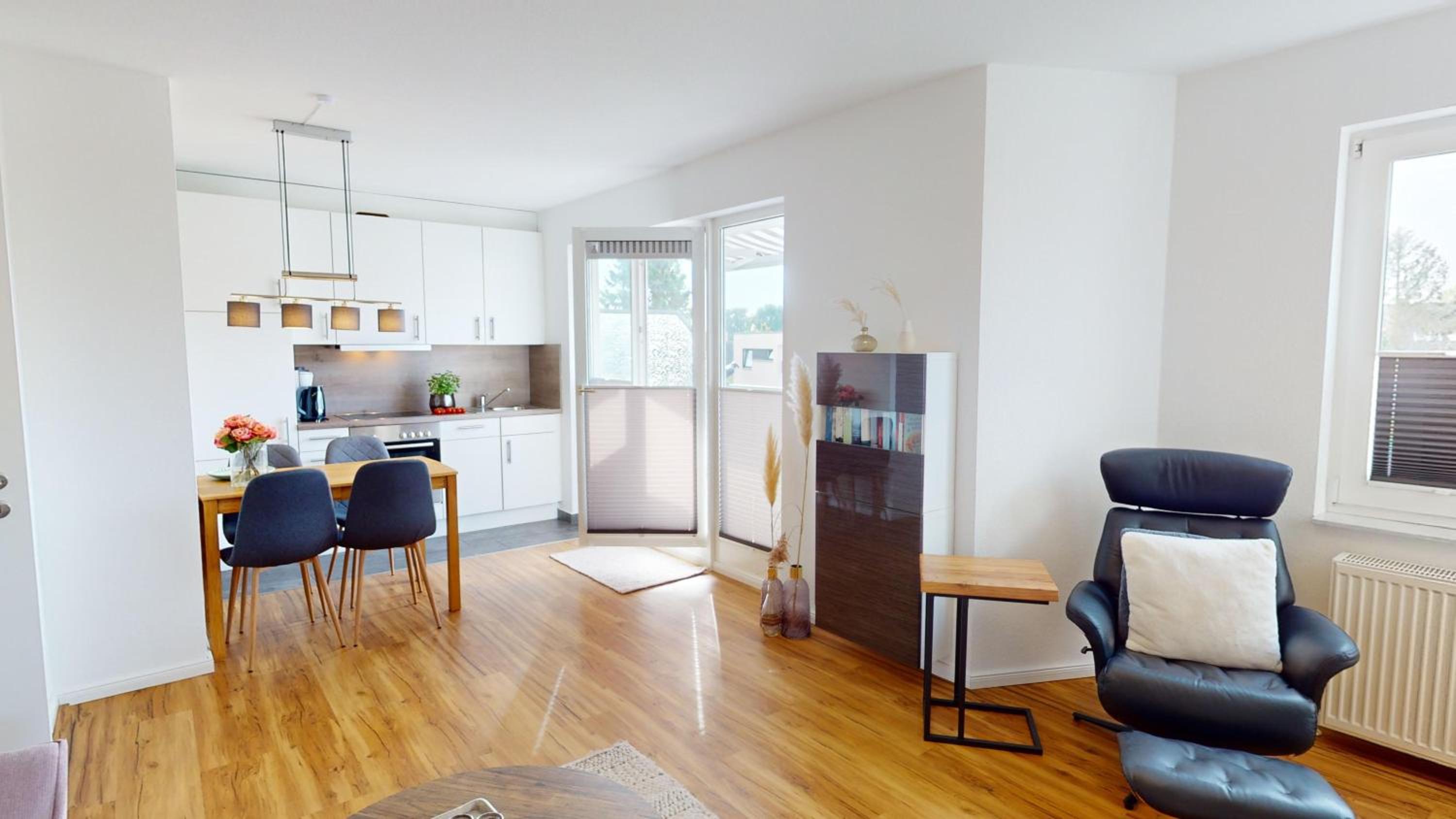 Apartment with Balcony photo 1