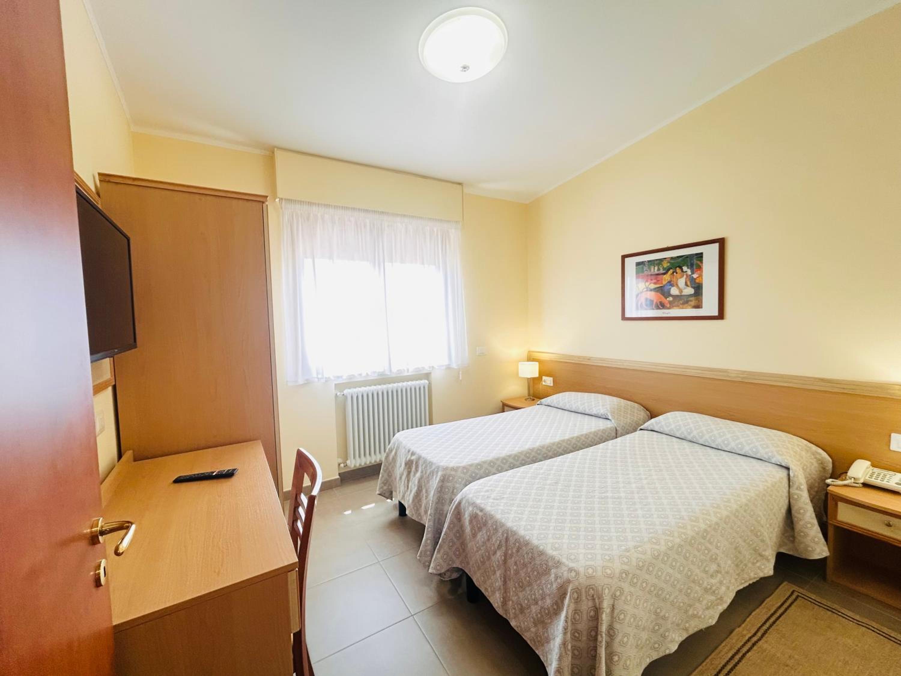 Superior Quadruple Room - Photo 4