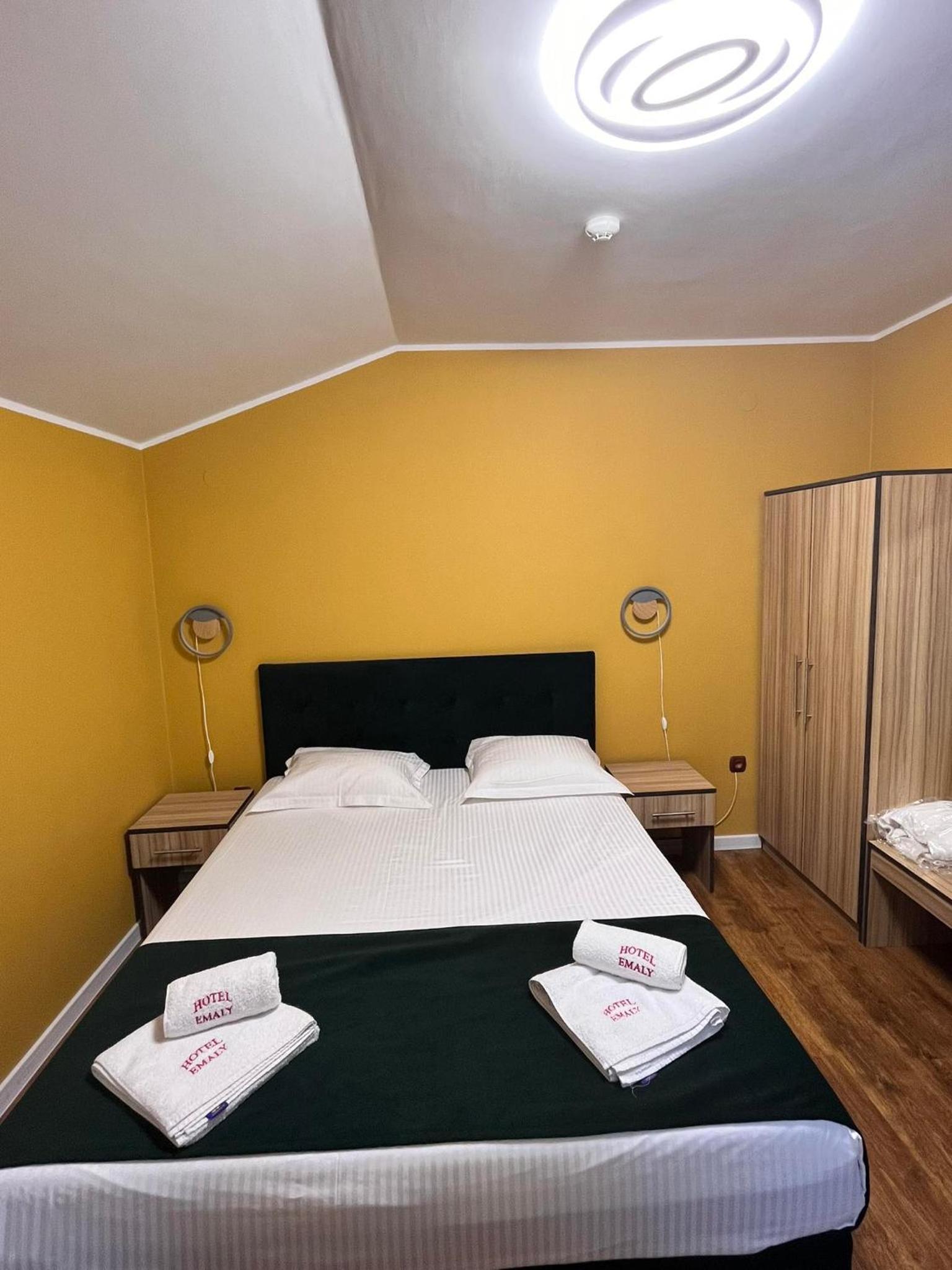One-Bedroom Suite (2 Adults) with Balcony