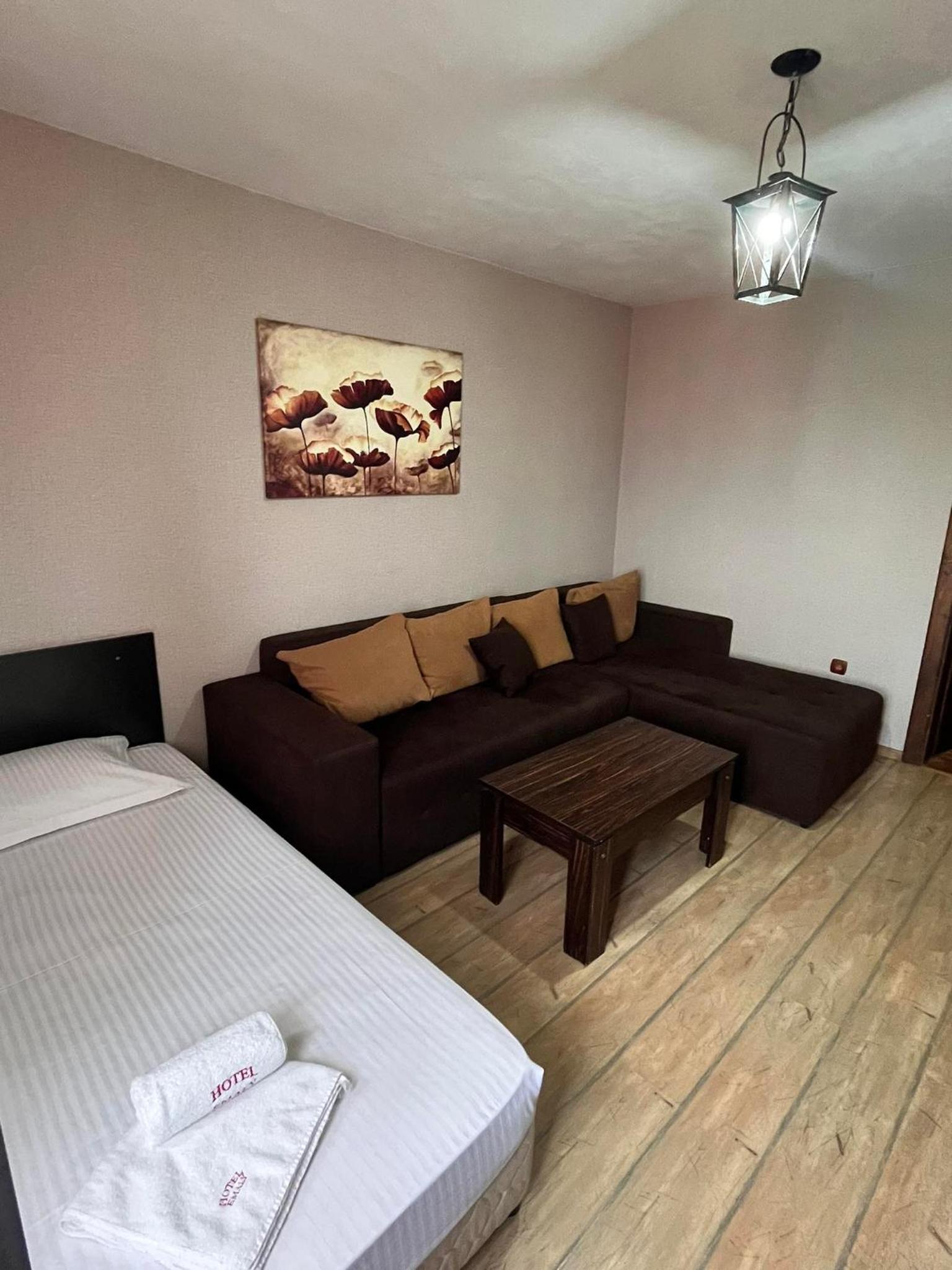 One-Bedroom Suite (3 Adults) with Balcony 
