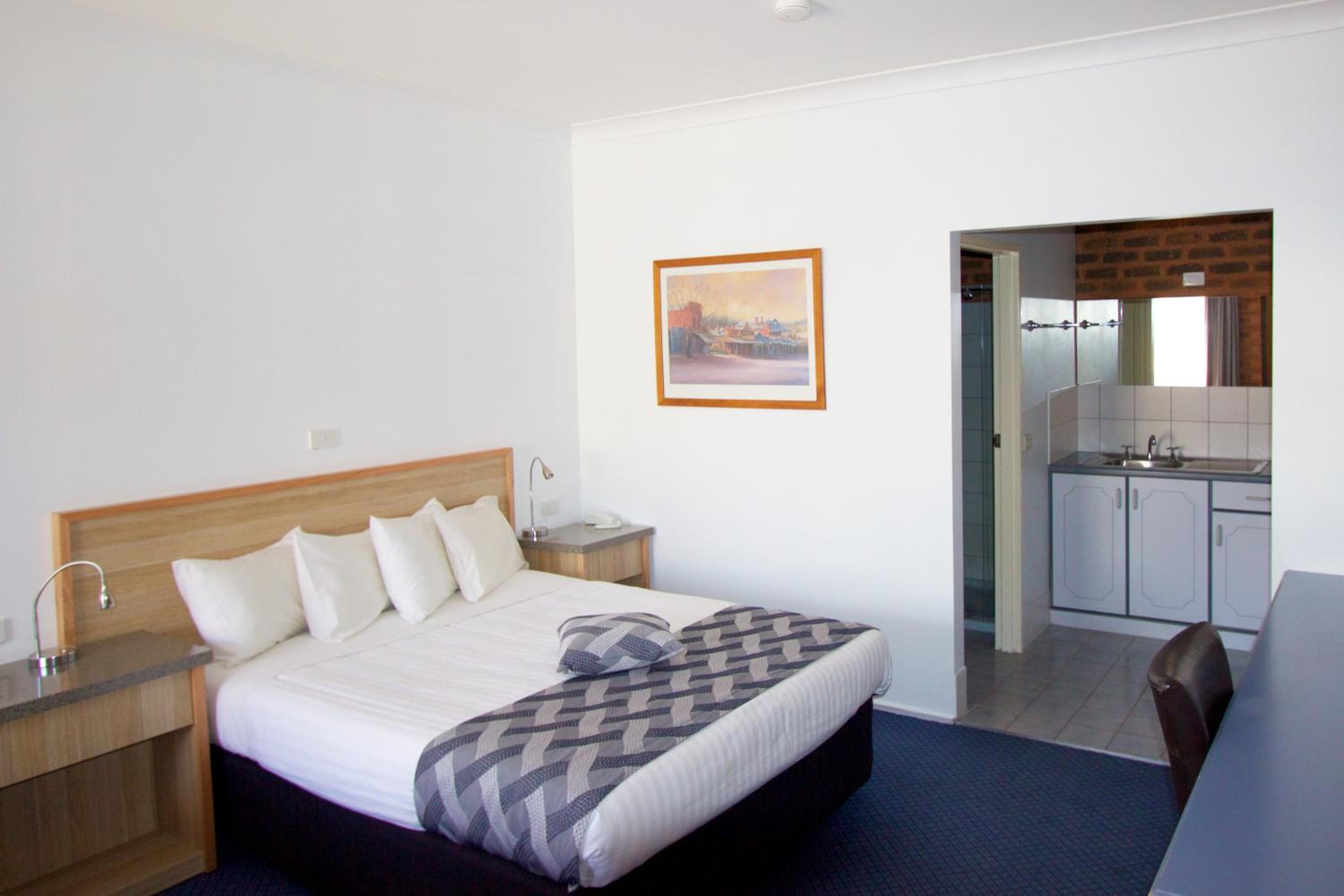 Queen Room (Upper Level) photo 1