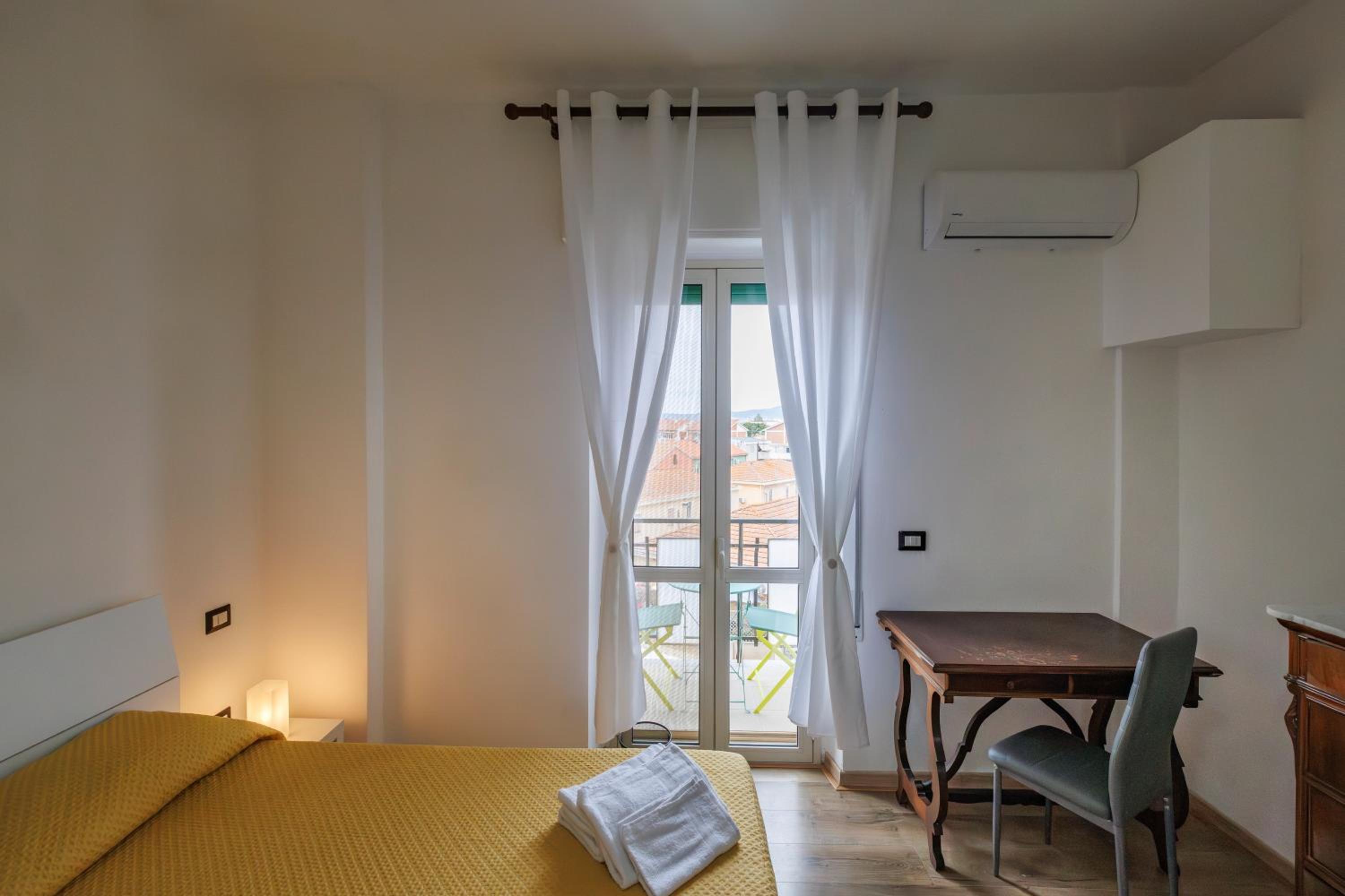 Deluxe Double Room with Balcony photo 1