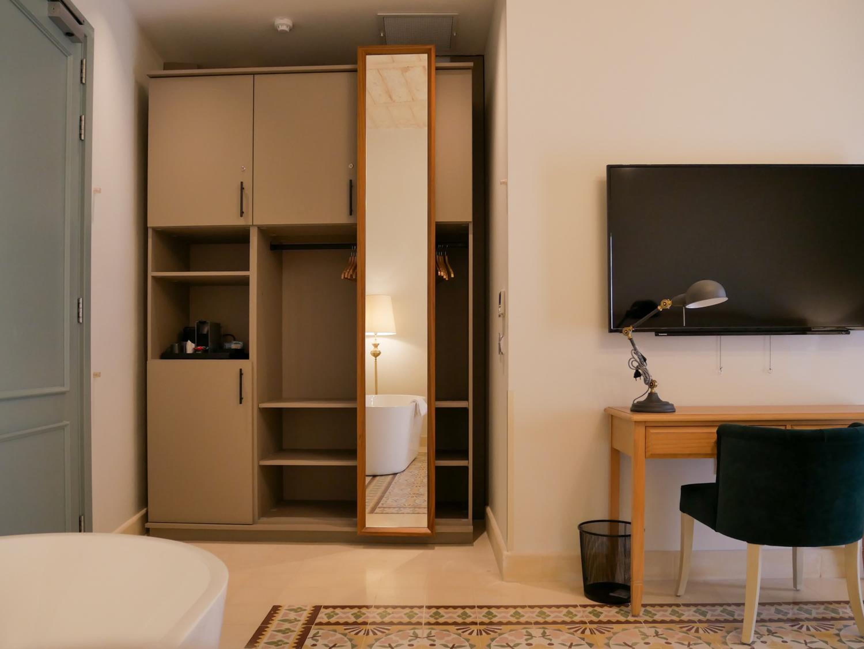 Deluxe Double Room With Balcony And Sea View