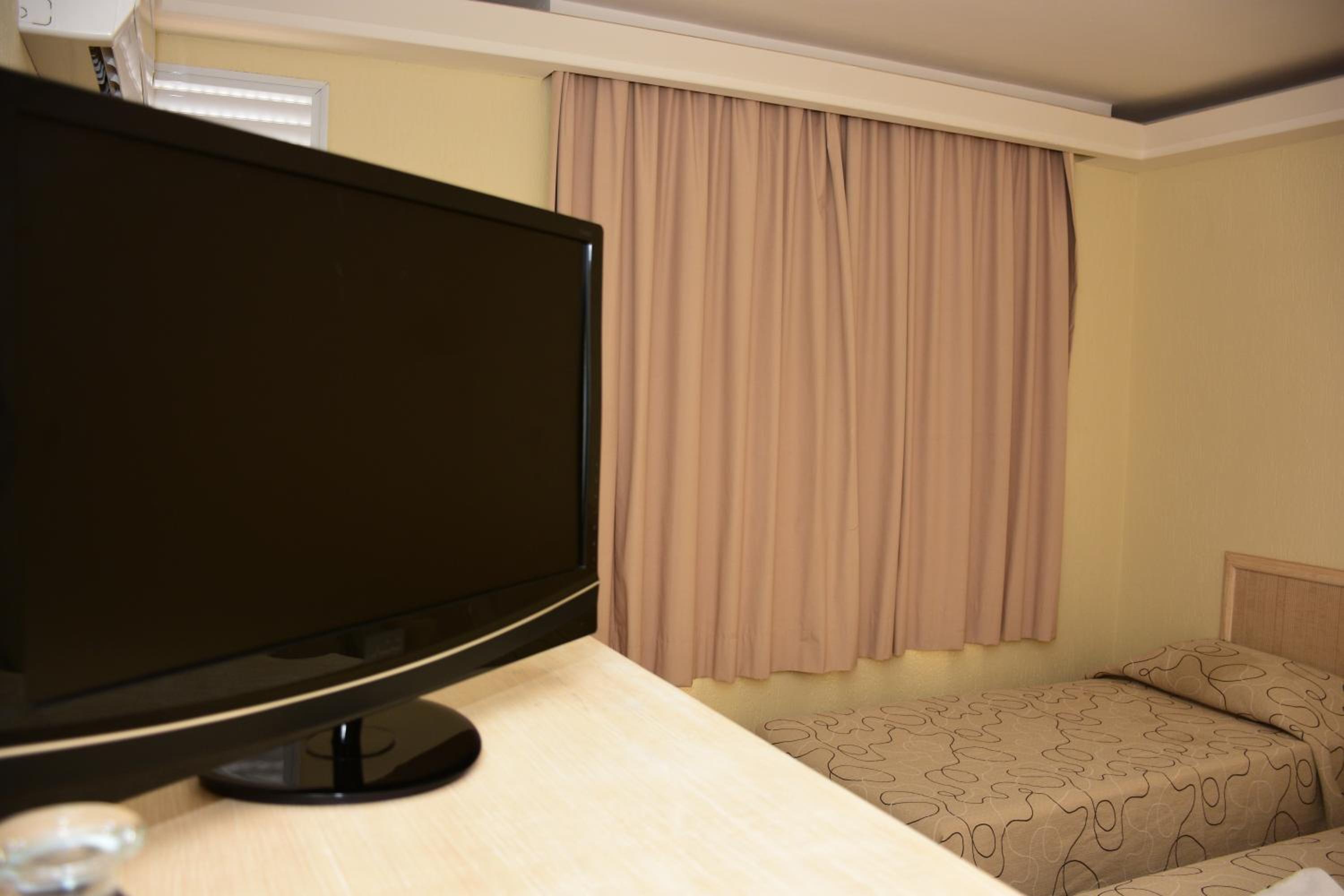 Standard Triple Room photo 3