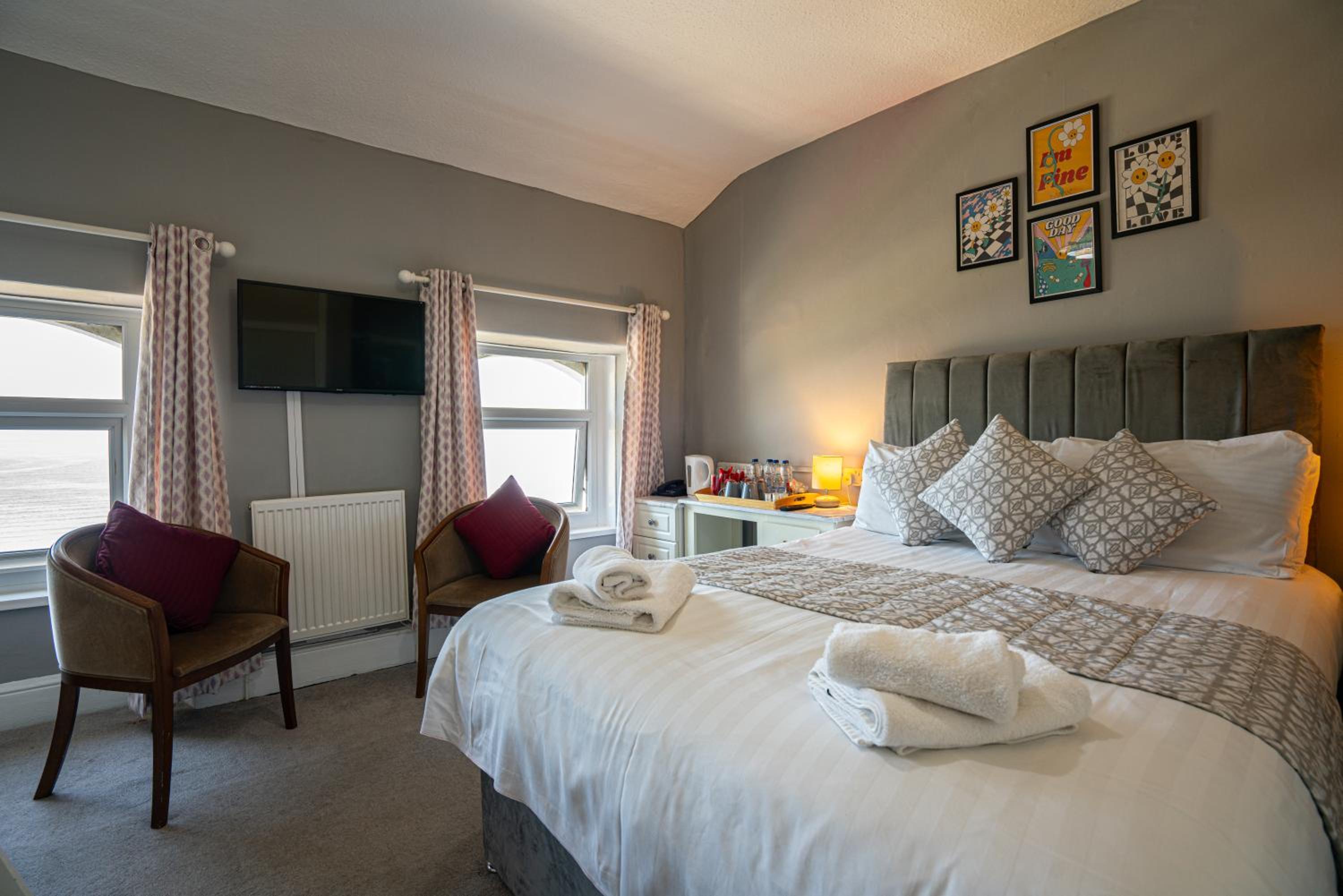 Deluxe Family Room photo 2