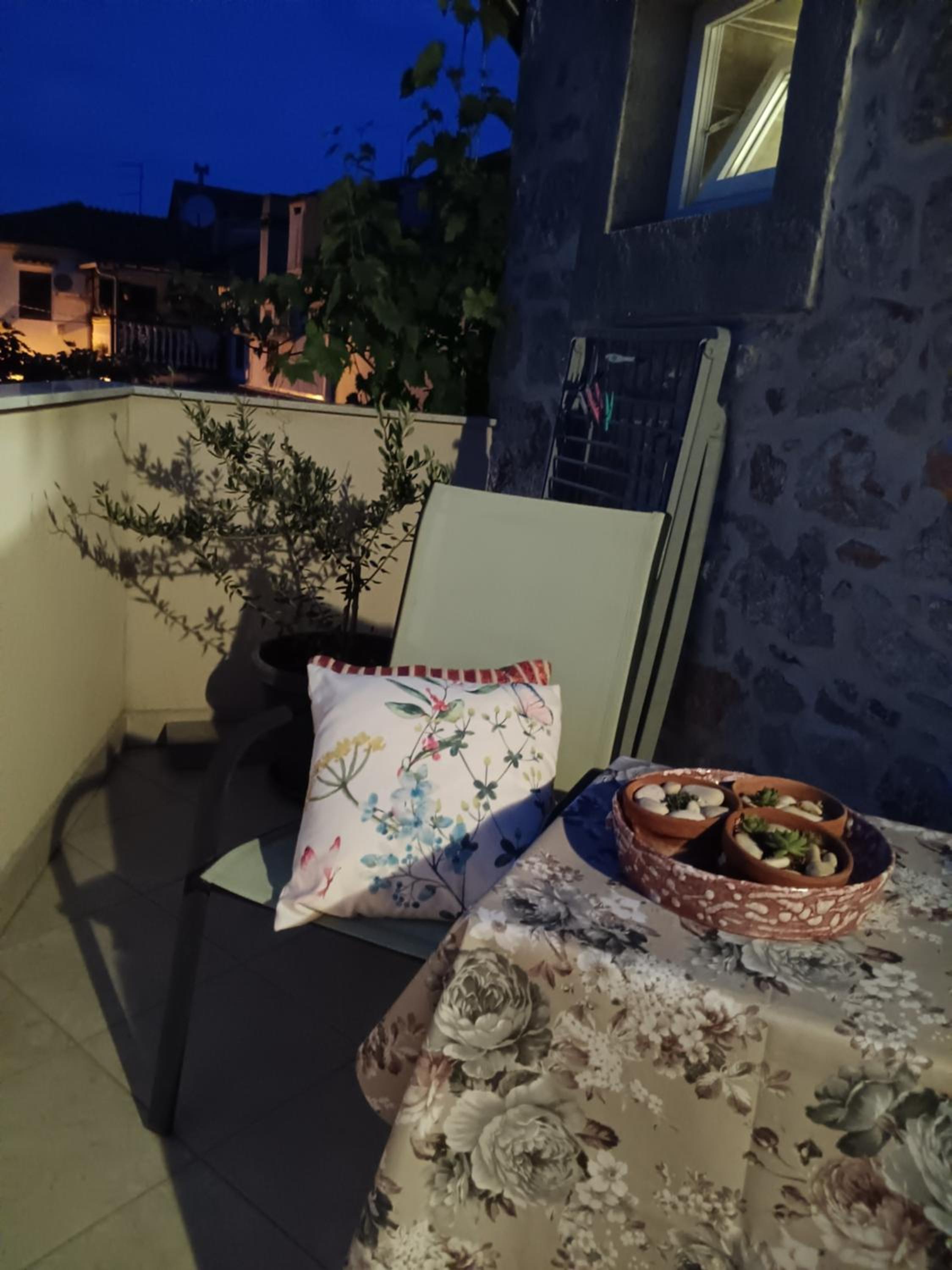 Studio Apartment - Photo 9