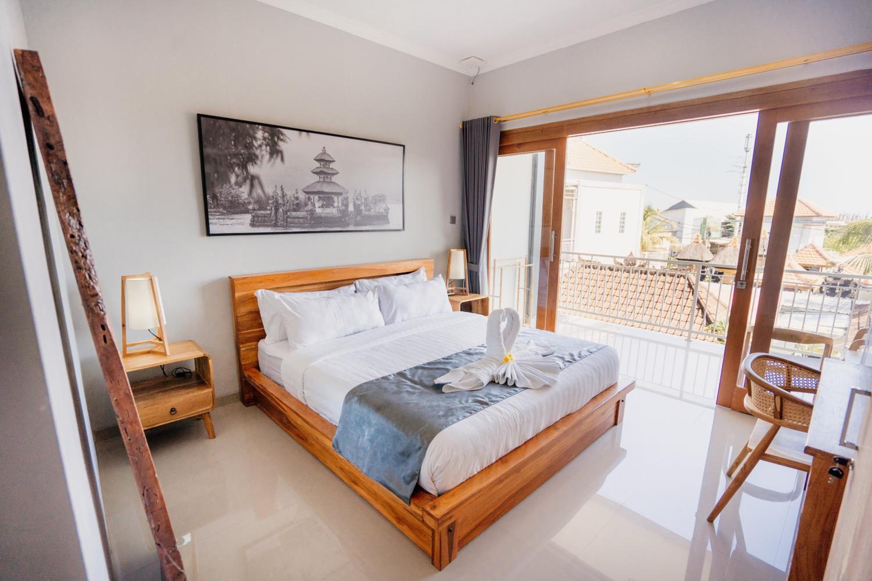 Deluxe Double Room with Balcony - Photo 1
