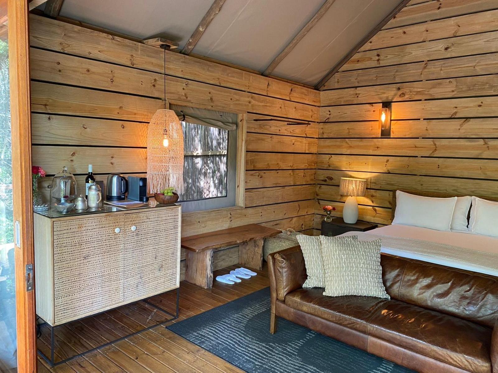 River-facing Honeymoon suite photo 3