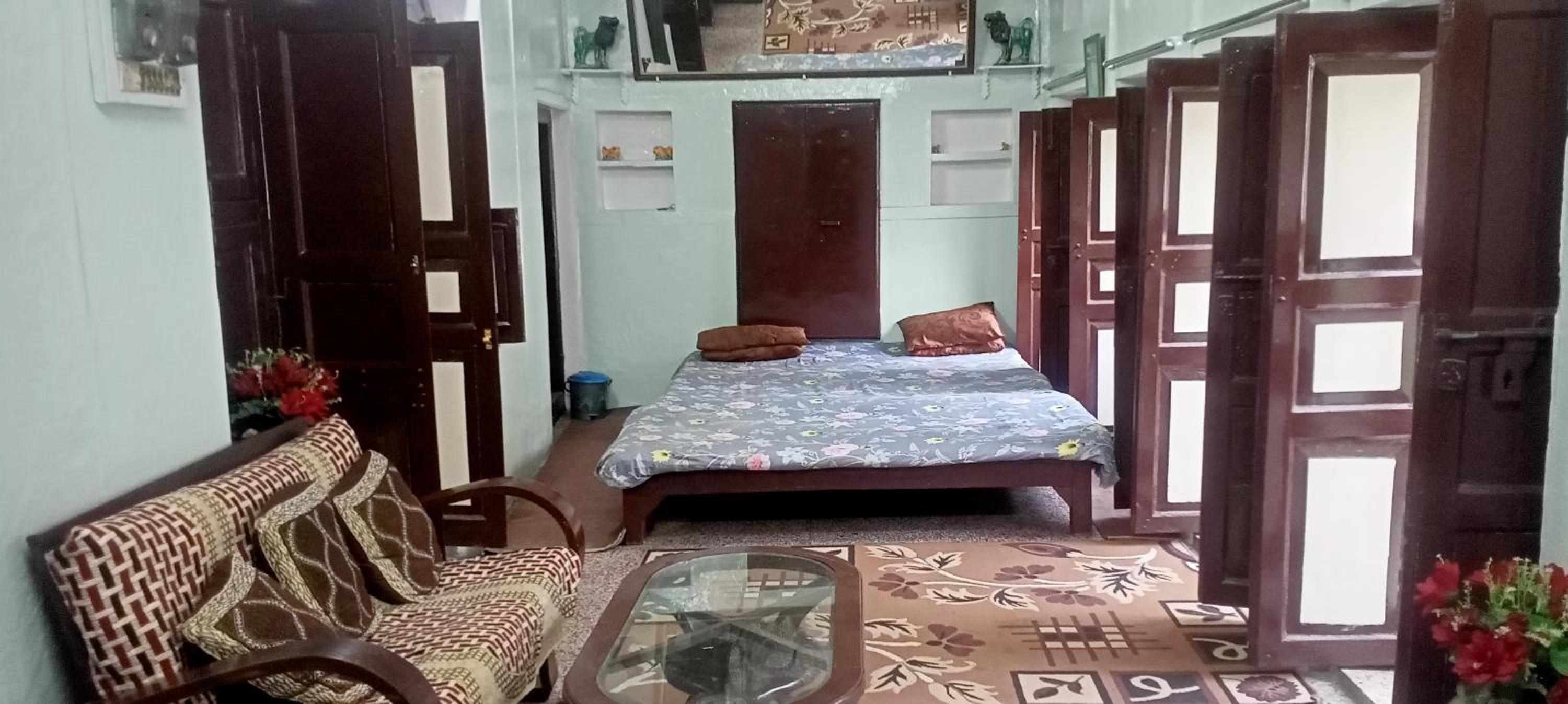 Family Room with Balcony - Photo 4