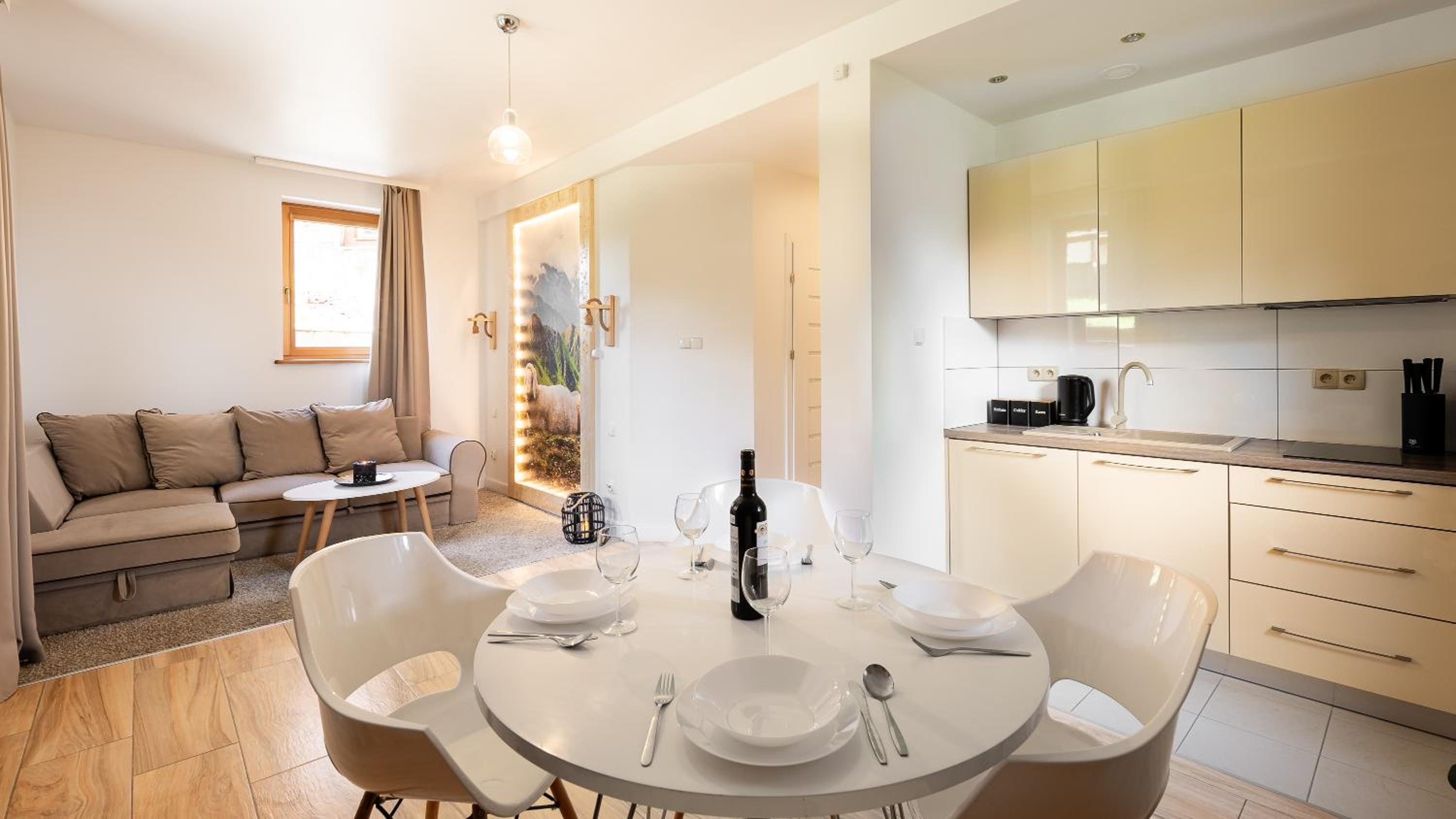 One-Bedroom Apartment - Photo 6