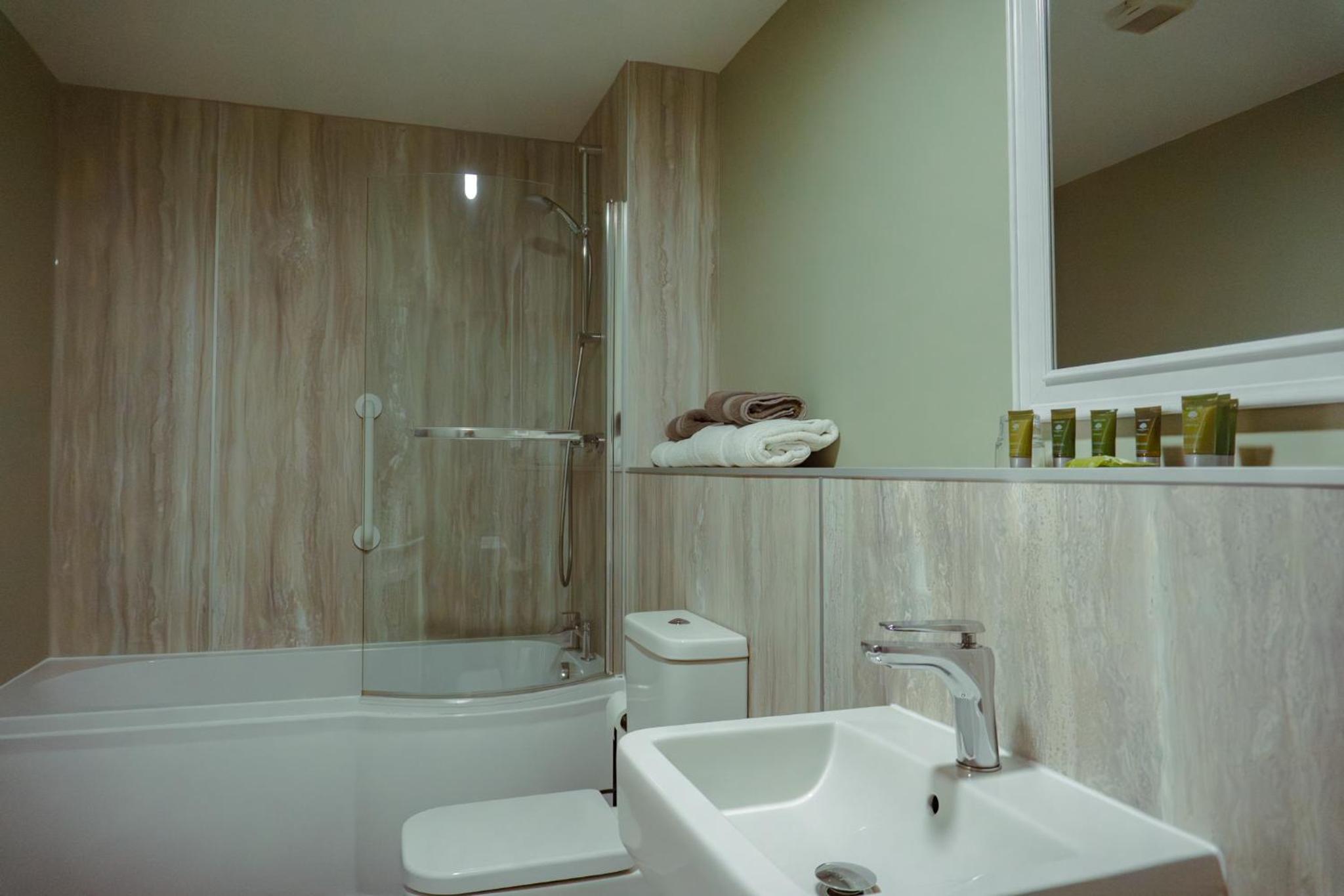 Deluxe Room (2 Adults + 1 Child) photo 2