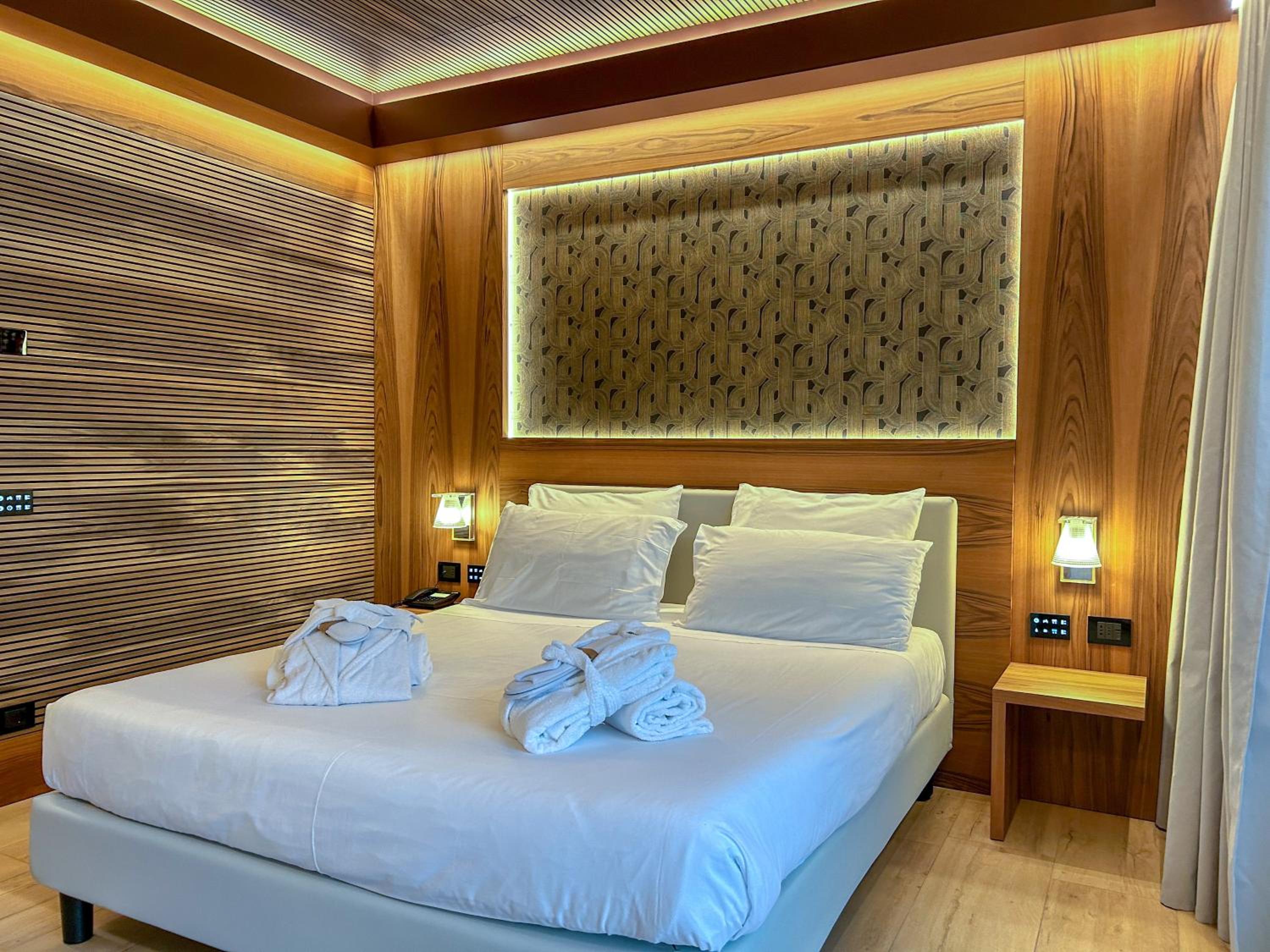 Executive Double Room with Balcony - First Floor - Photo 1