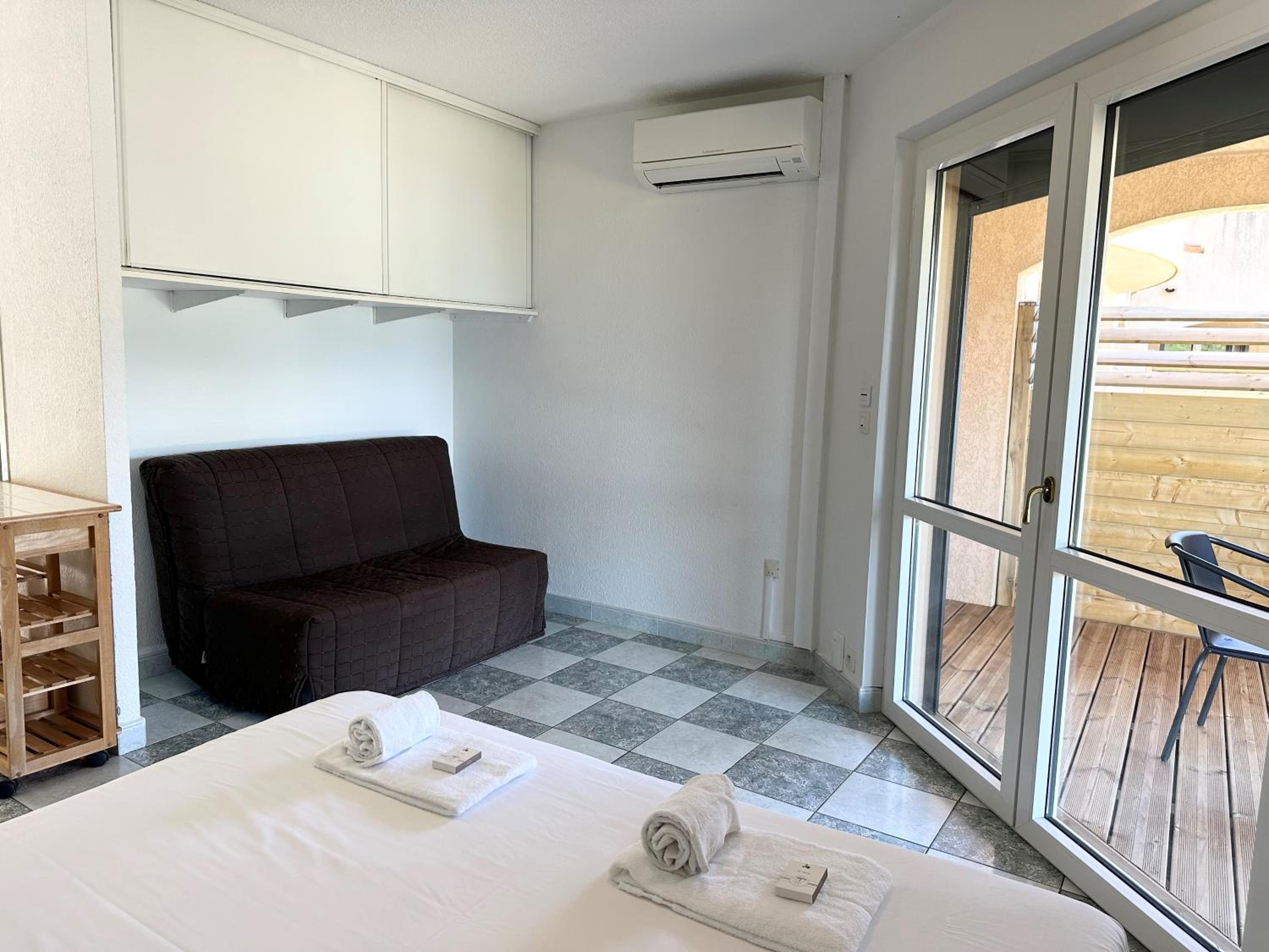 Studio with Terrace - Photo 1