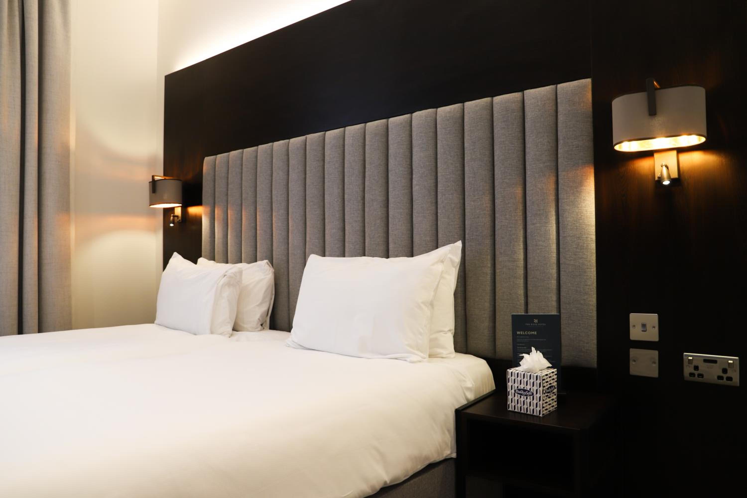Standard King Room photo 2