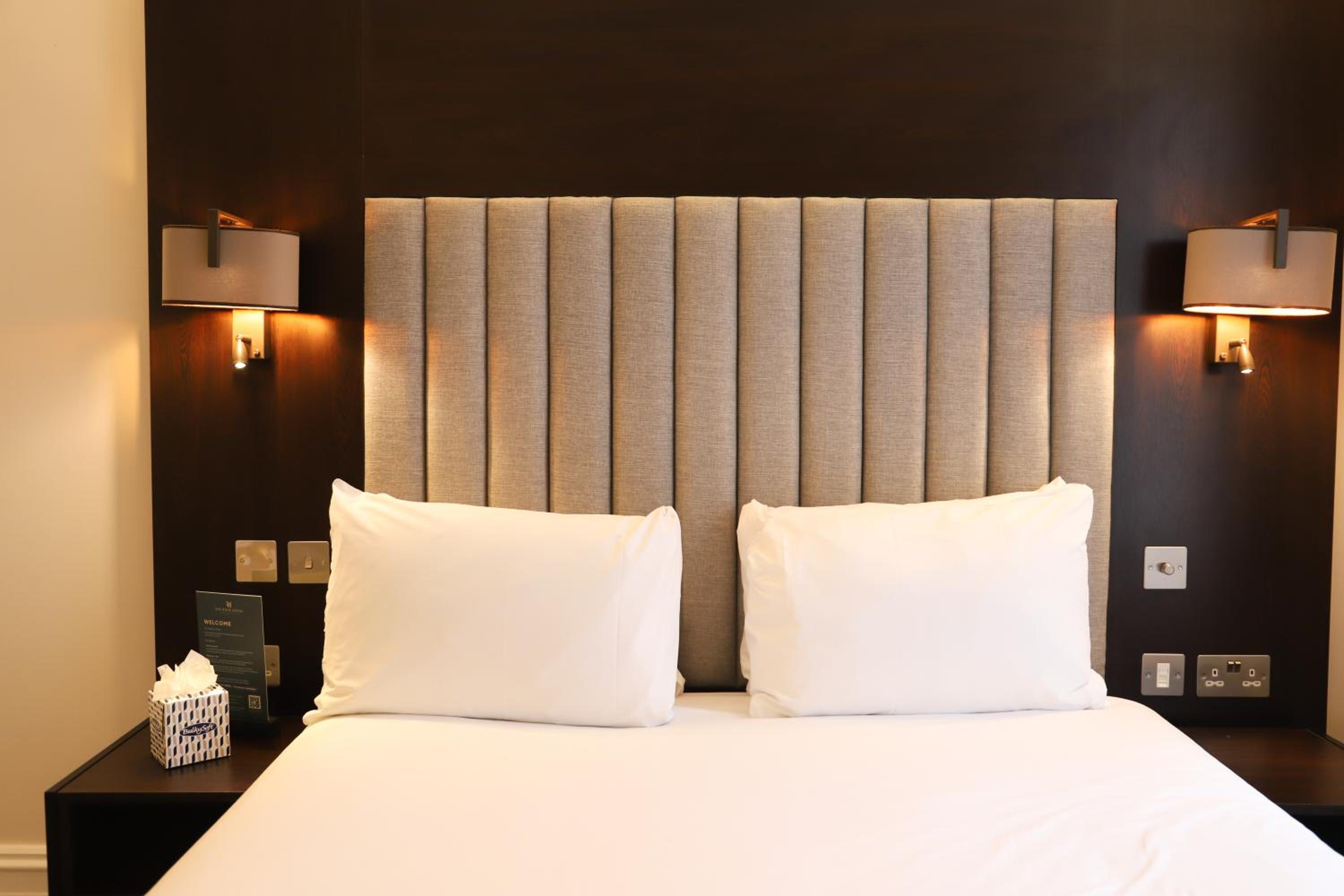 Standard King Room photo 3