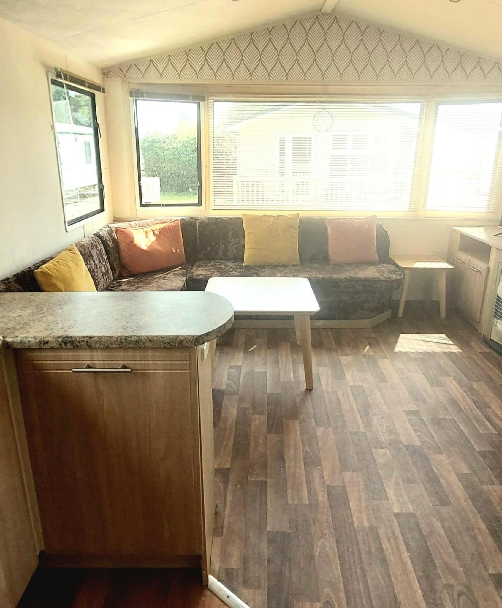 Mobile Home photo 1