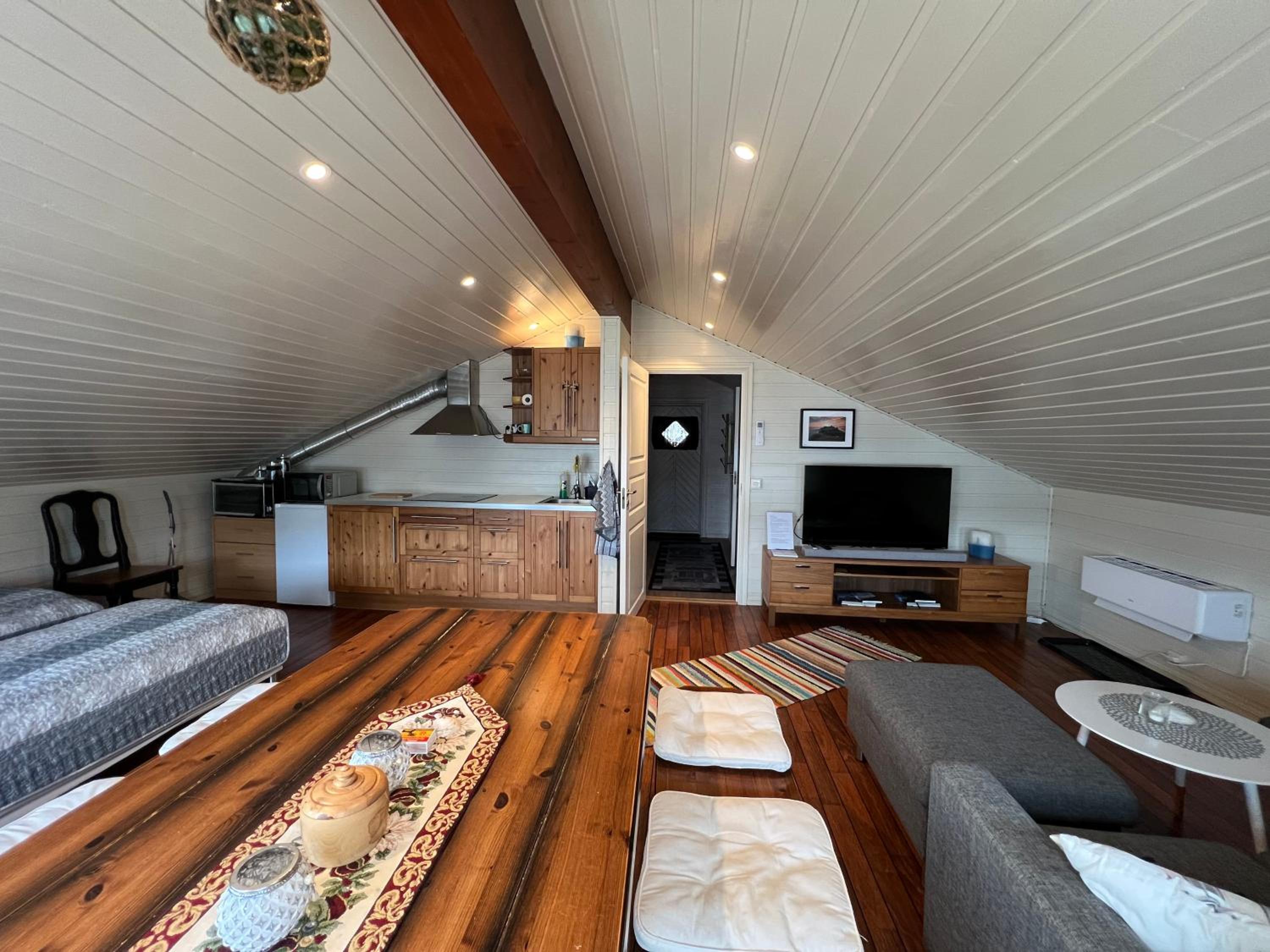 Captain's Cabin photo 3