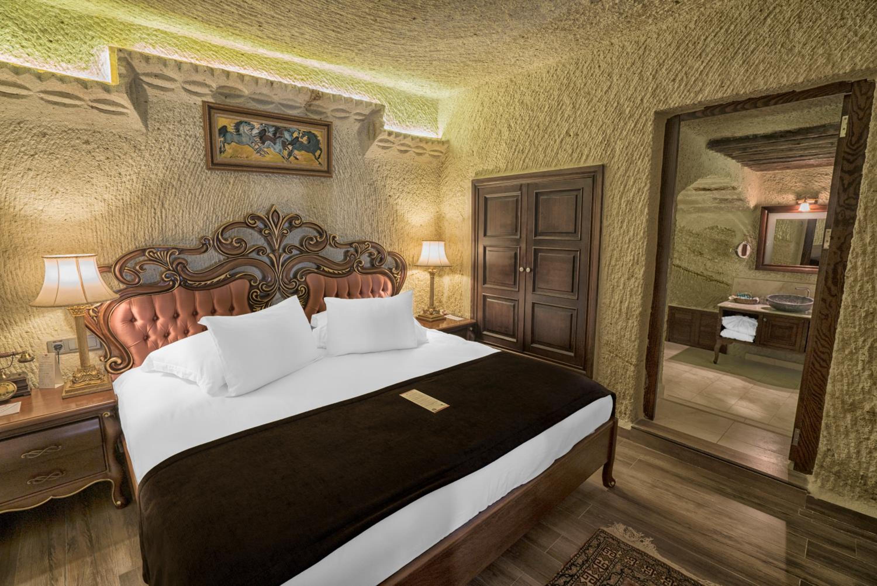 Executive Suite - Photo 7