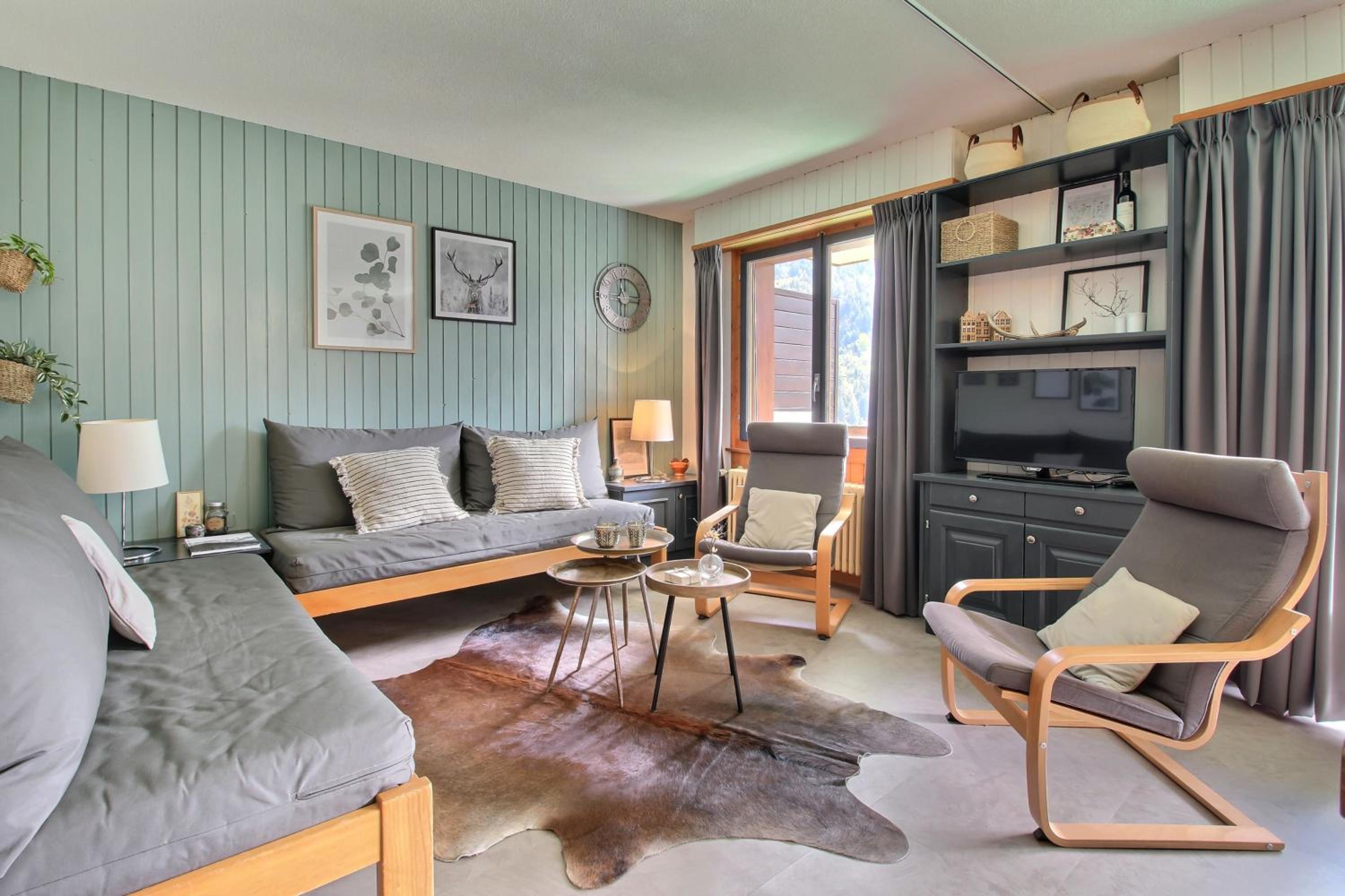 Apartment with Mountain View photo 1