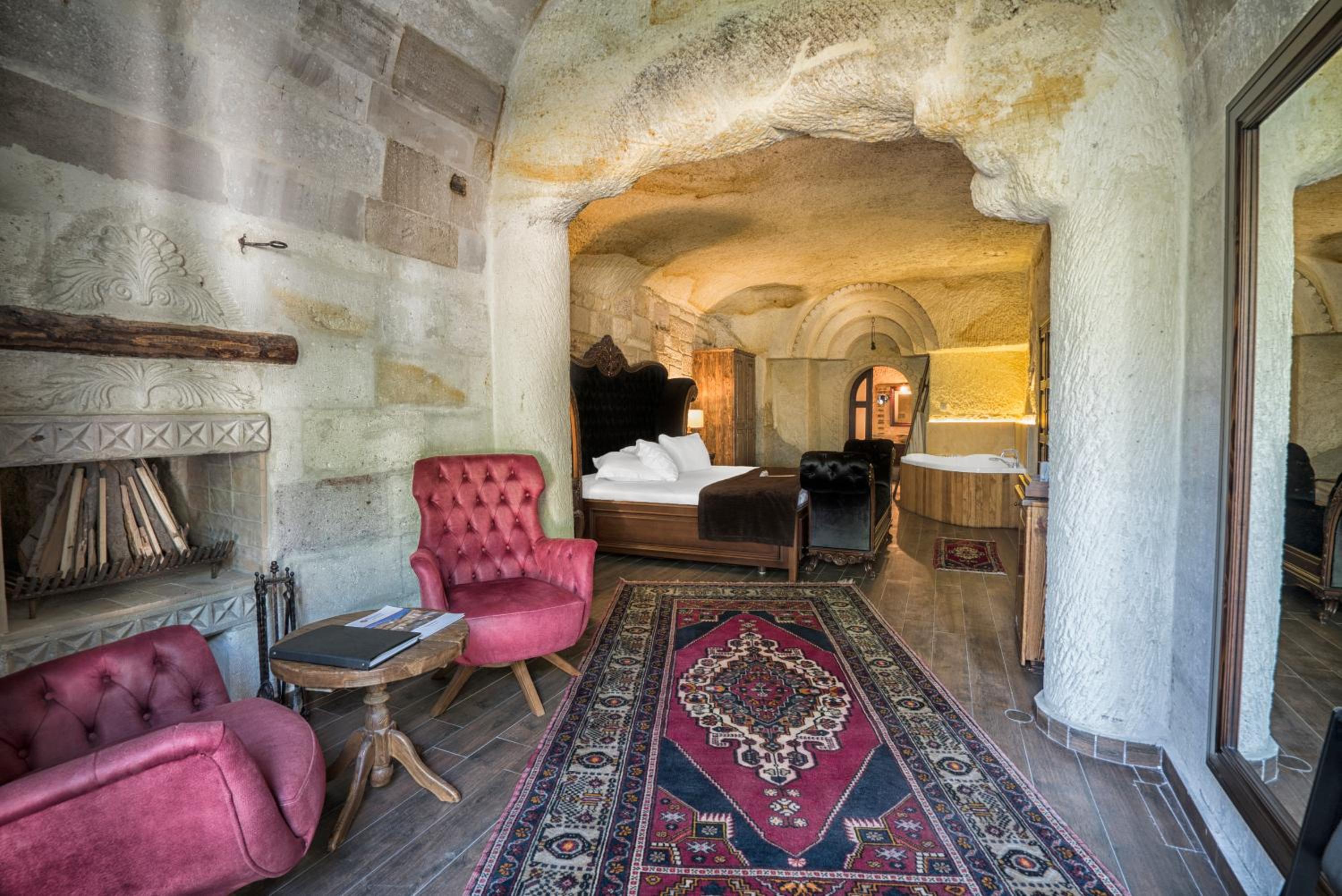 Executive Suite - Photo 6