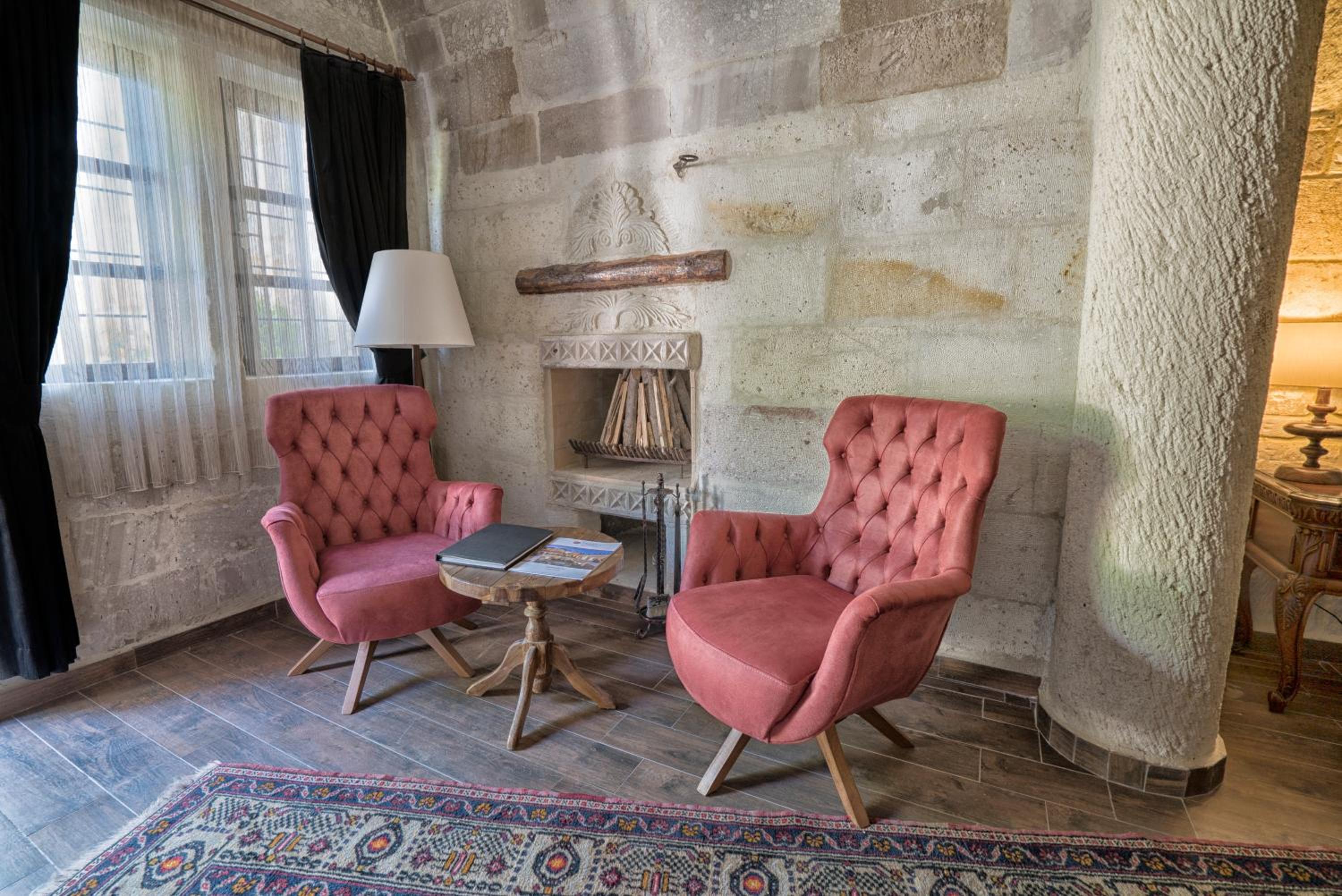 Executive Suite - Photo 9