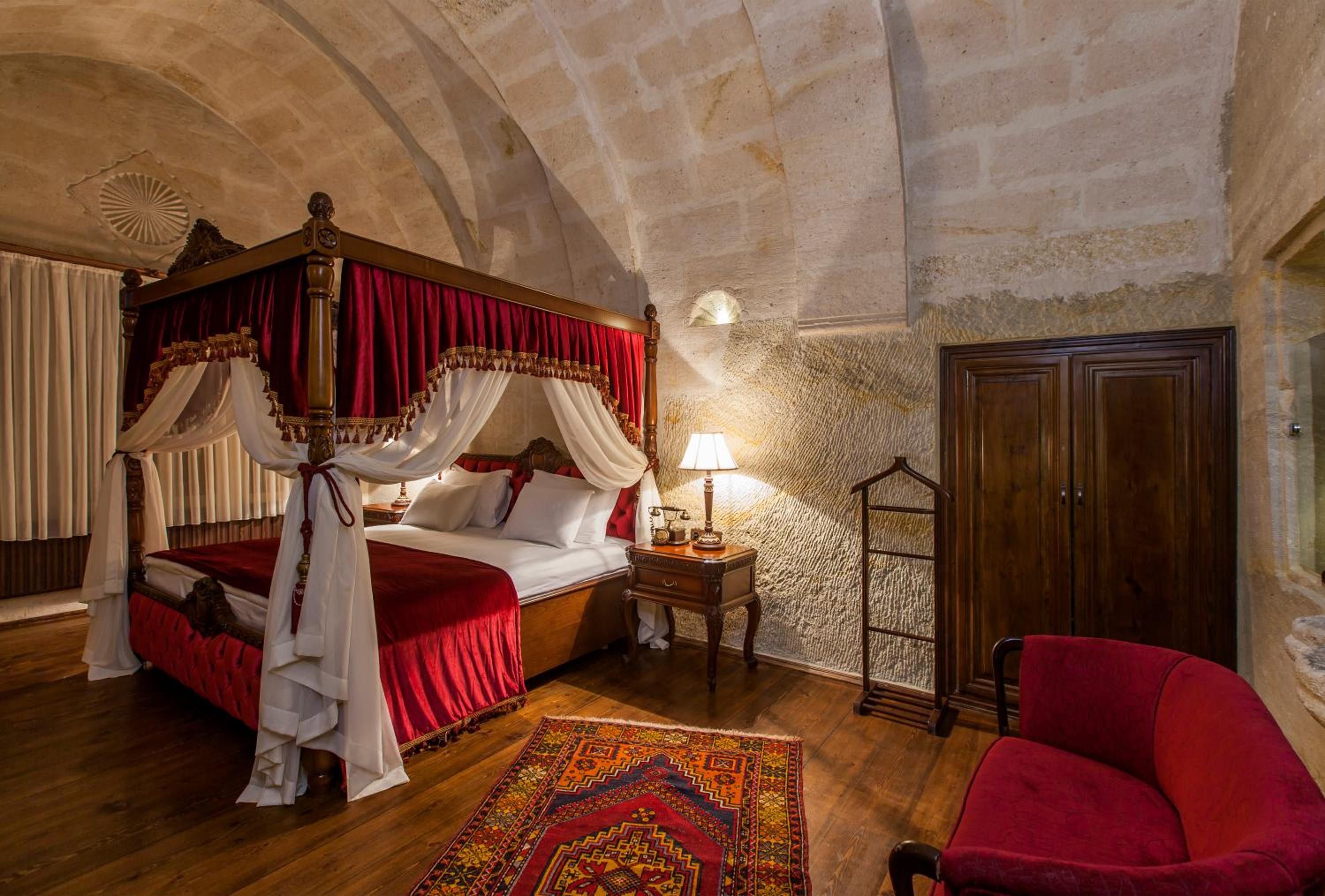 Ottoman Suite - Photo 6