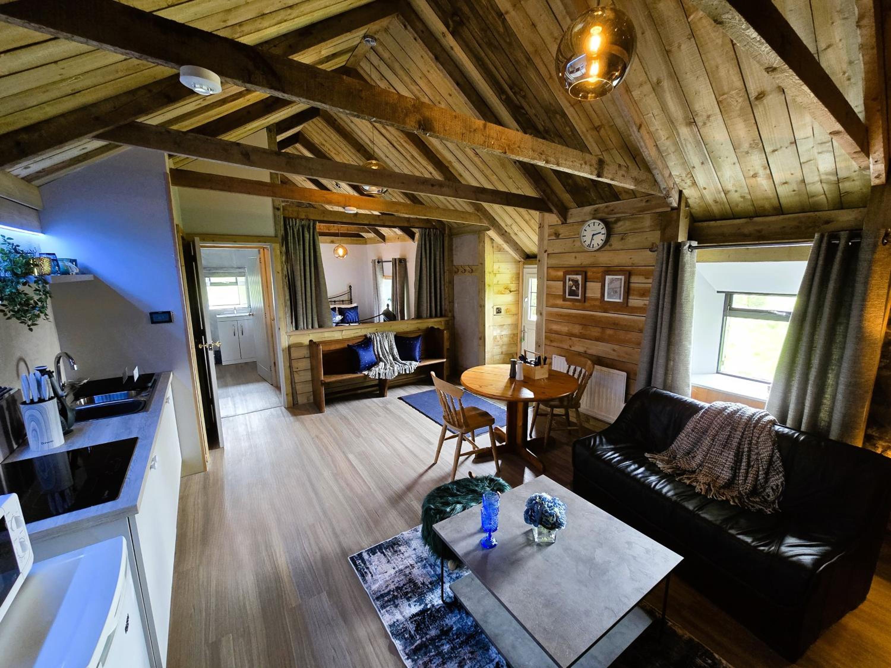 One-Bedroom House photo 1