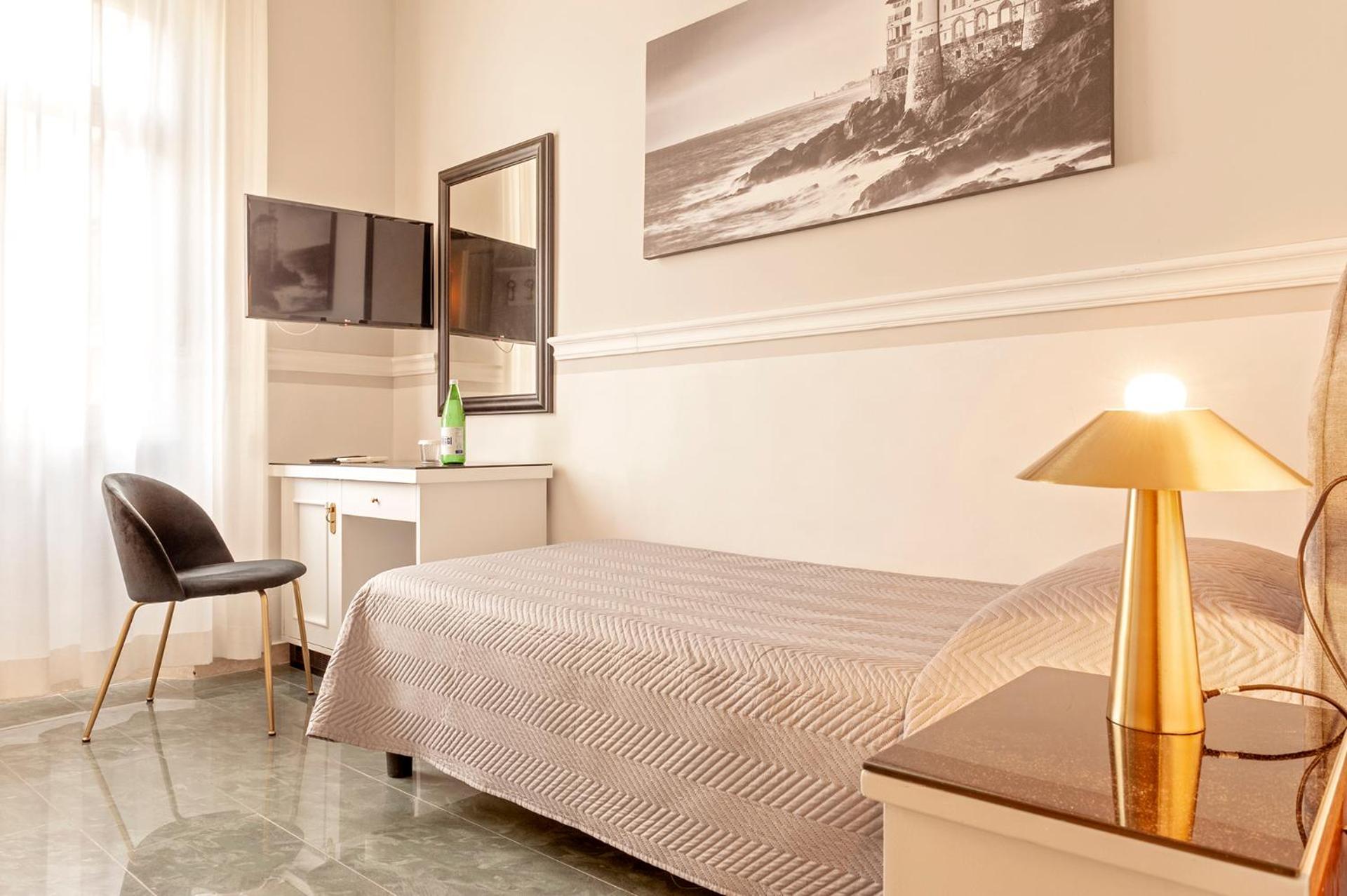 Single Room photo 2