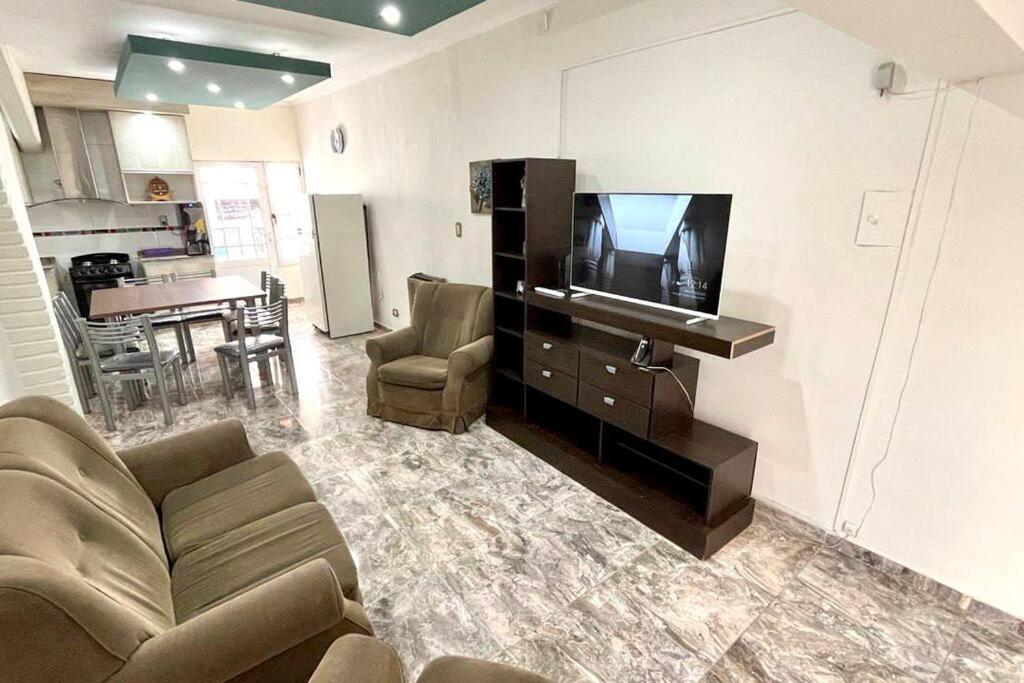 One-Bedroom House photo 1