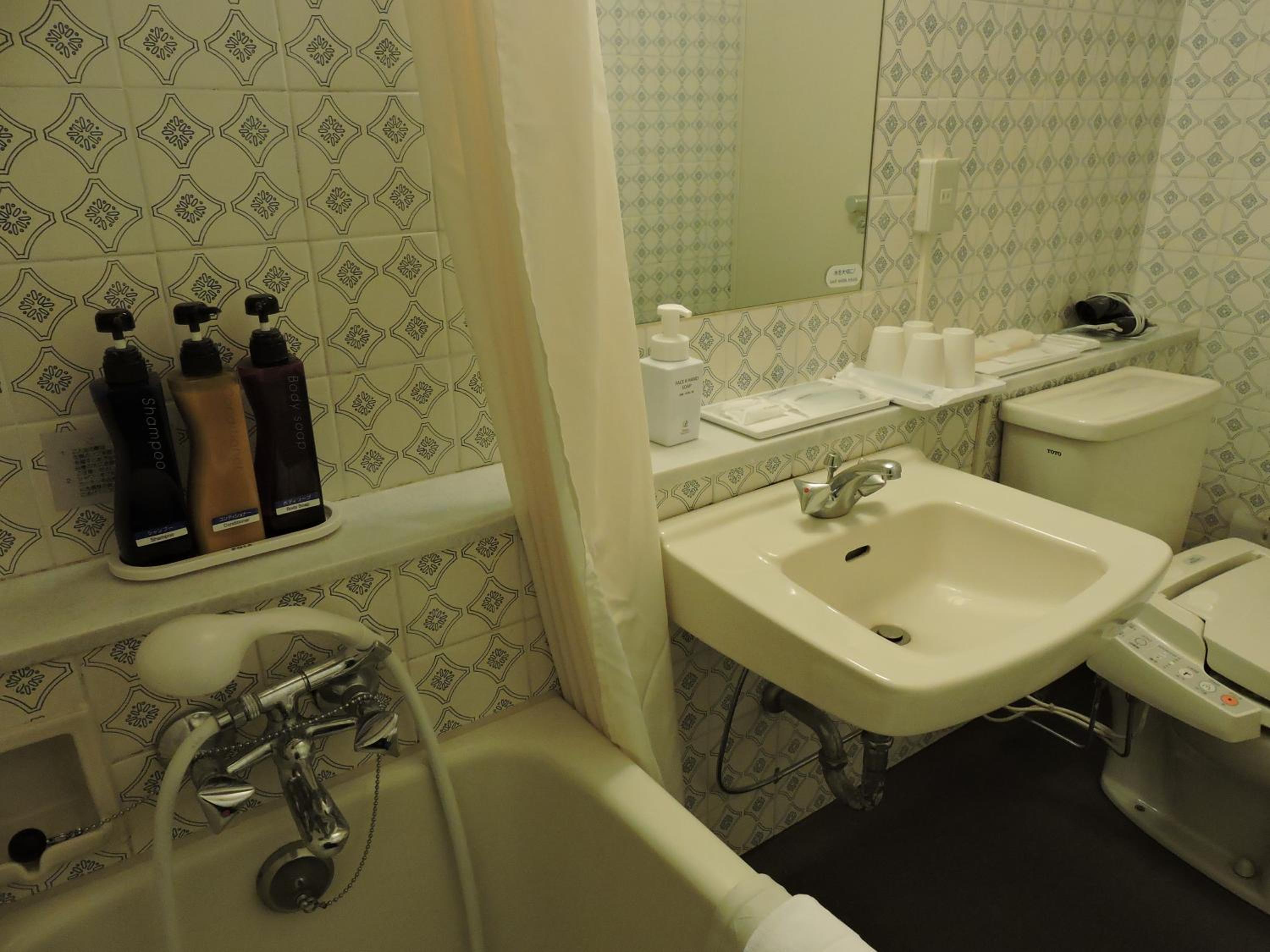 Standard Twin Room with Sofa Bed - Photo 4