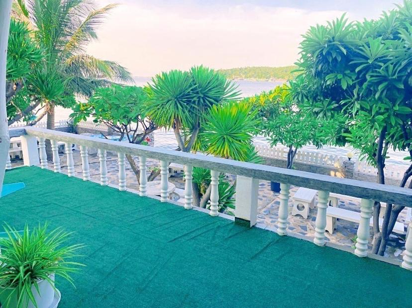 Bungalow with Sea View - Photo 2