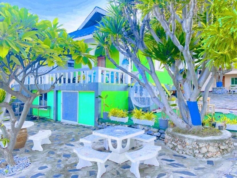 Bungalow with Sea View - Photo 6