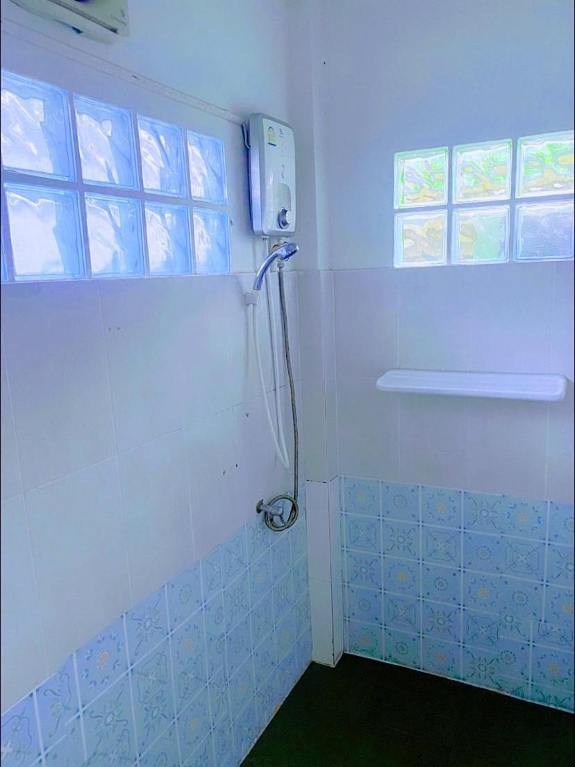 Bungalow with Sea View - Photo 10