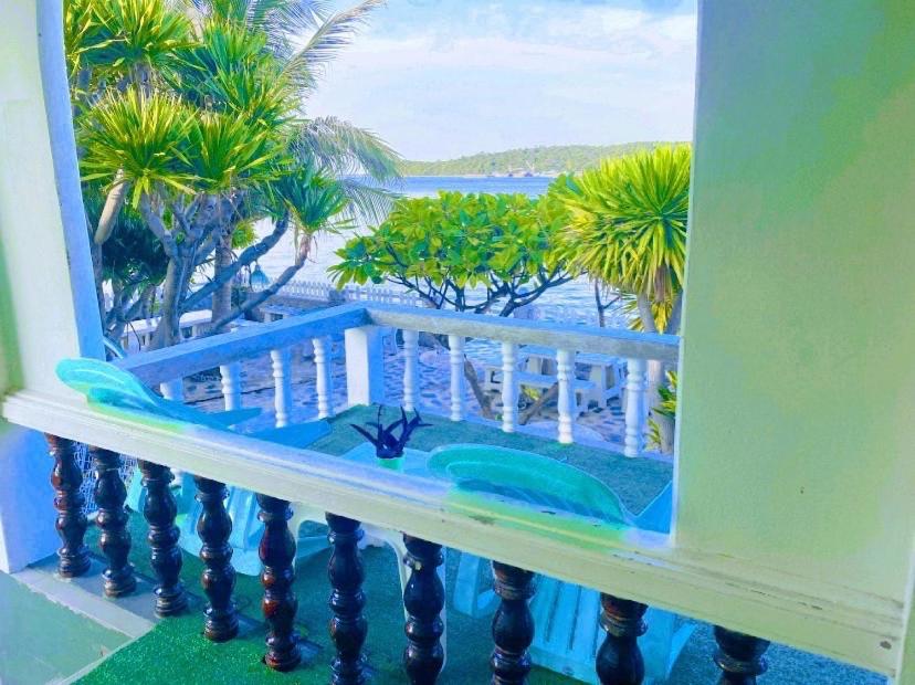Bungalow with Sea View - Photo 12