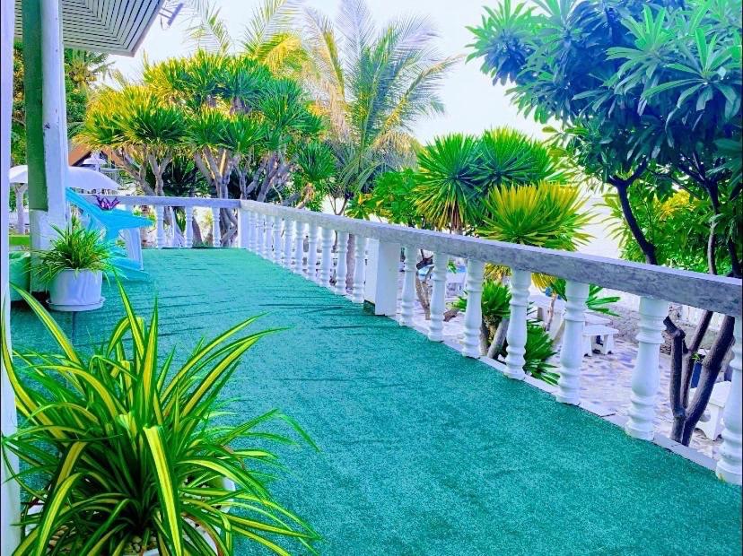 Bungalow with Sea View - Photo 13