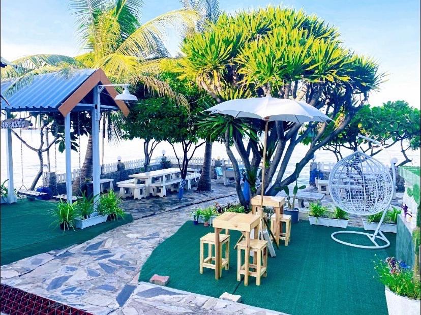 Bungalow with Sea View - Photo 15