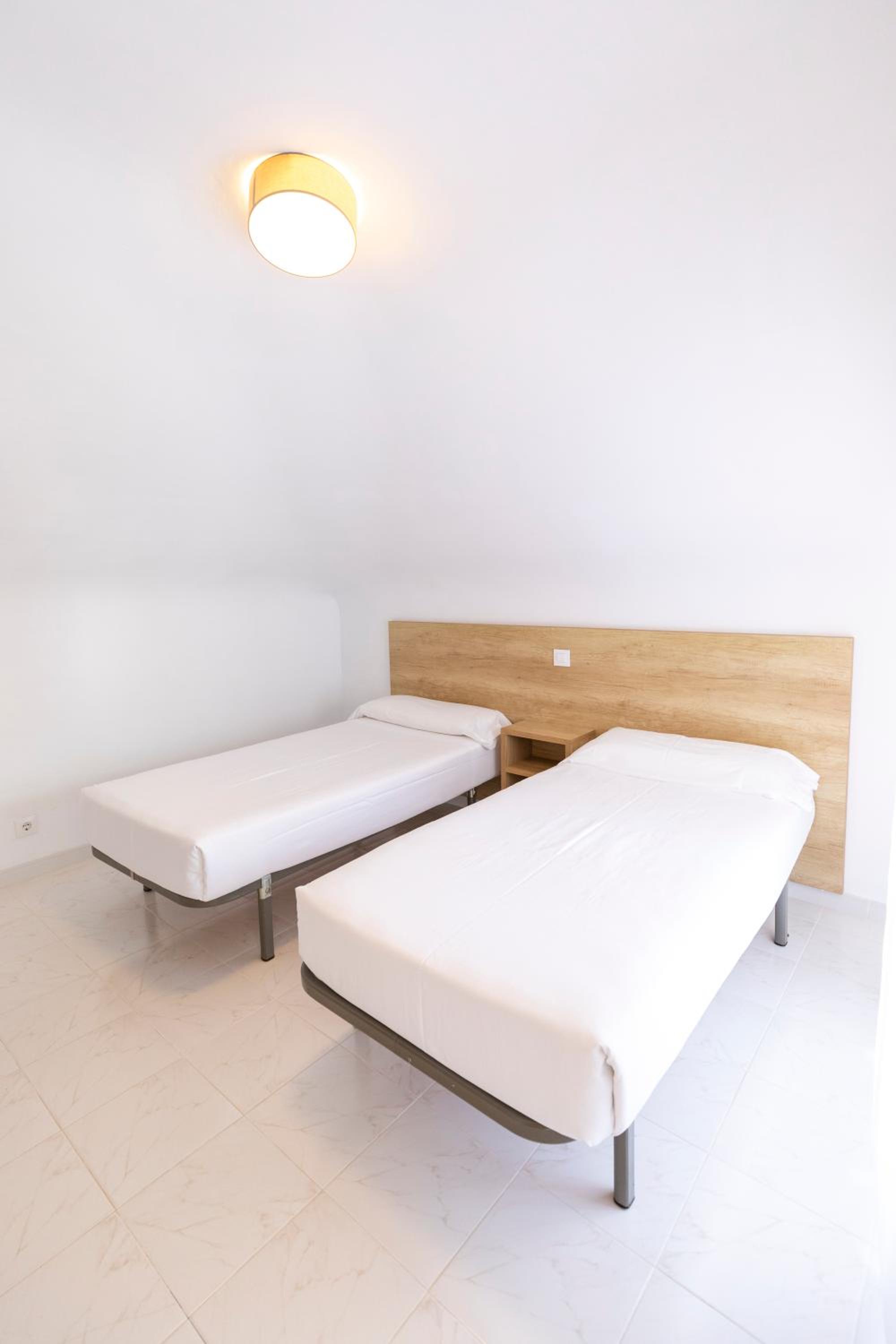Two-Bedroom Apartment (4-5 Adults) photo 2