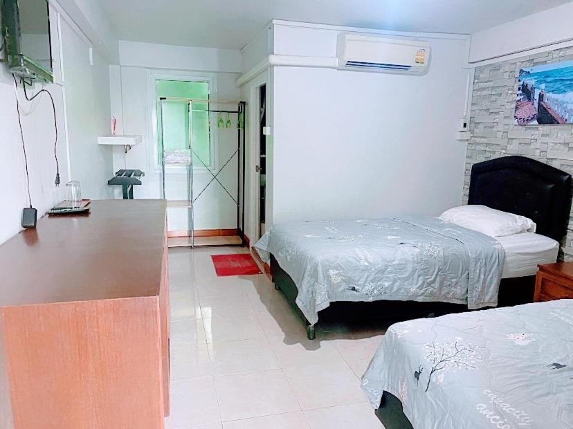 Twin Room - Photo 3