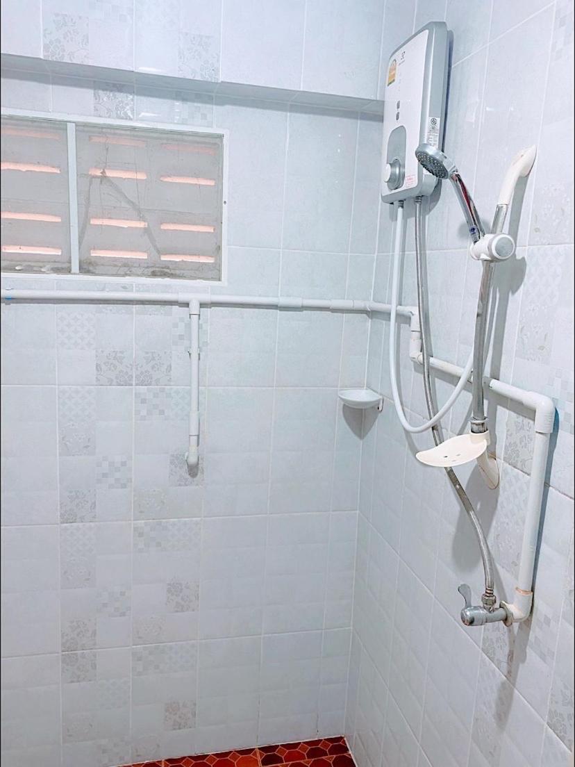 Twin Room - Photo 7