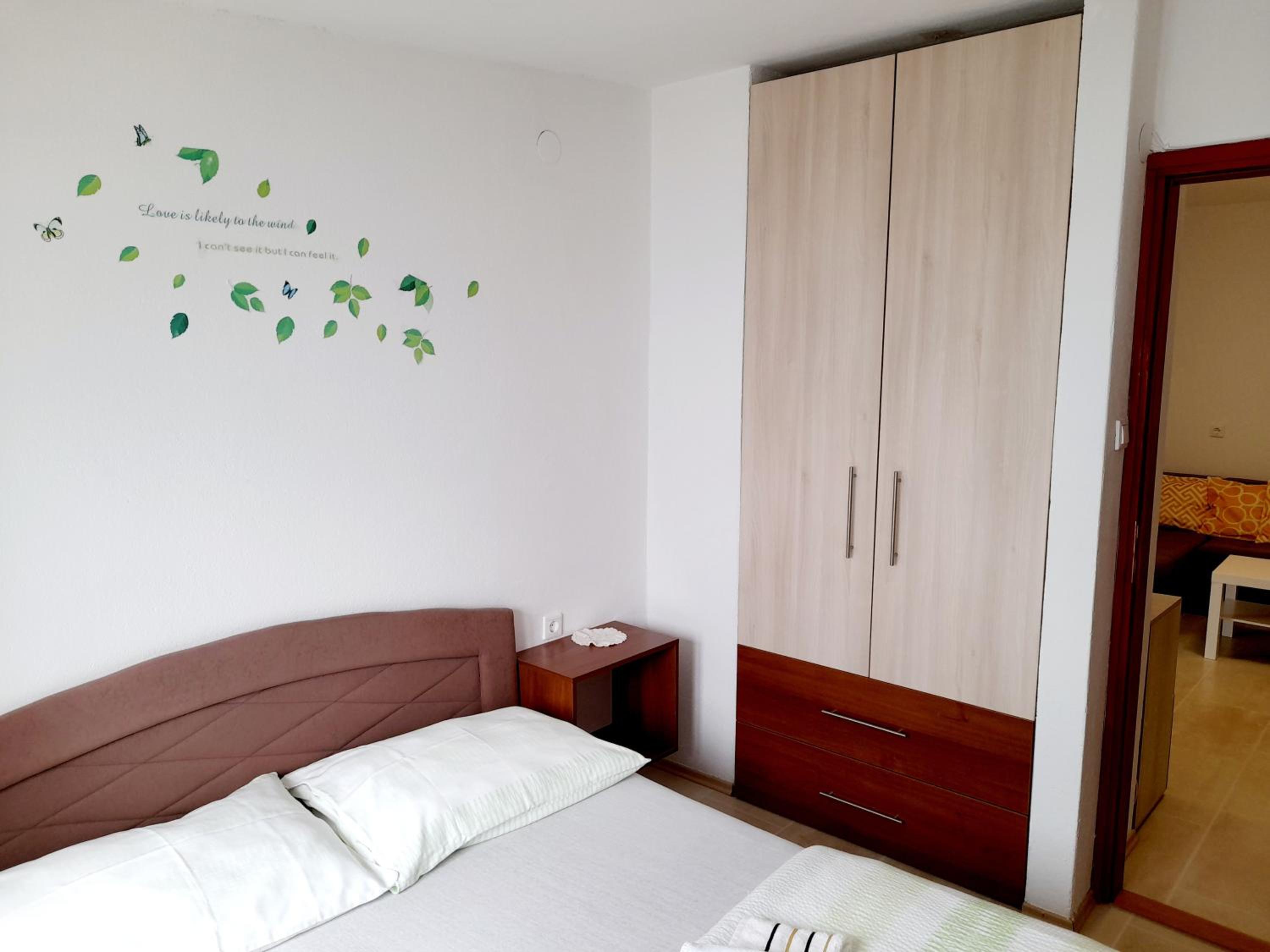 Apartment photo 2