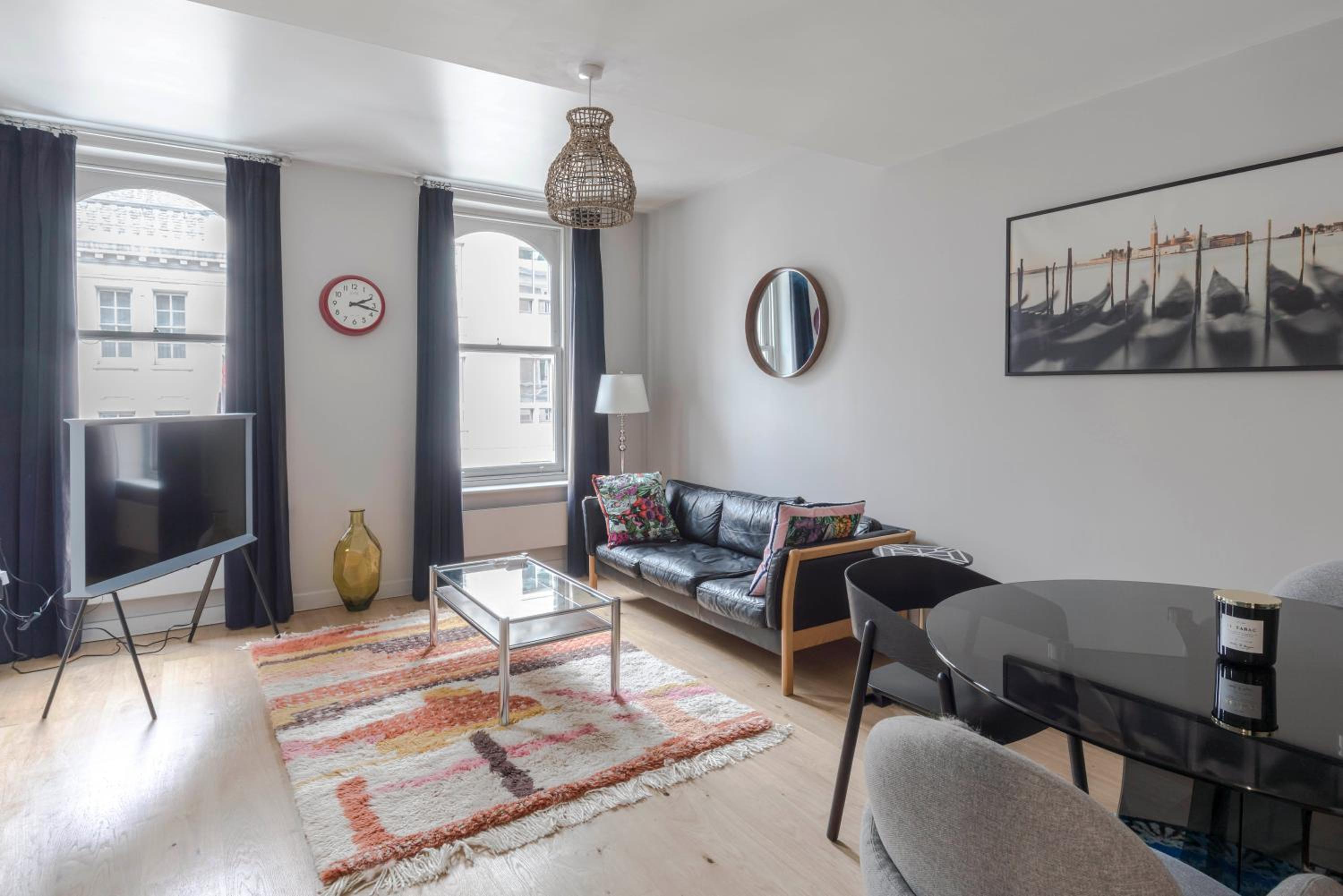 Apartment photo 1