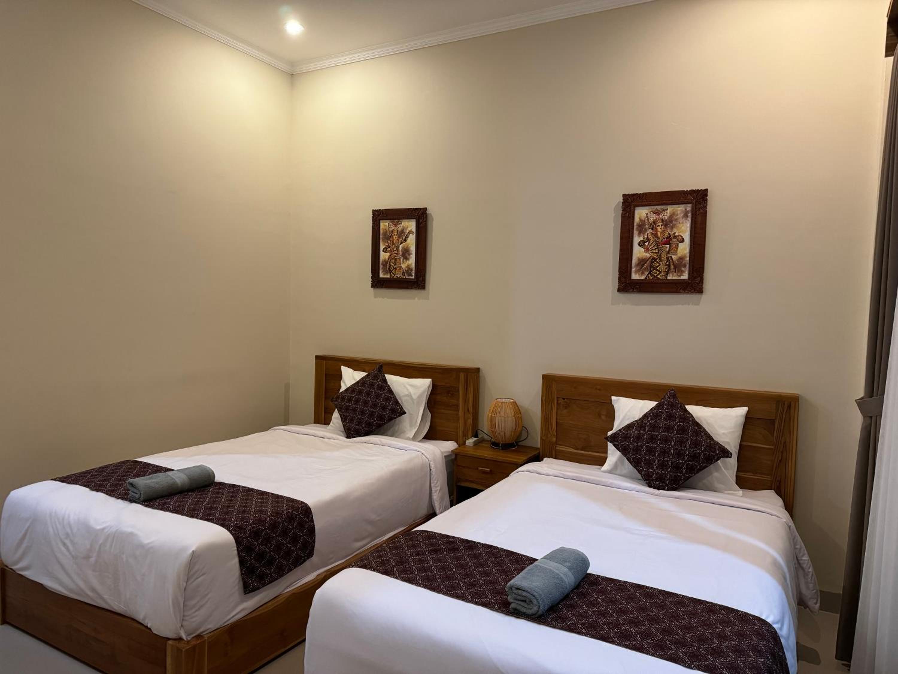 Standard Twin Room