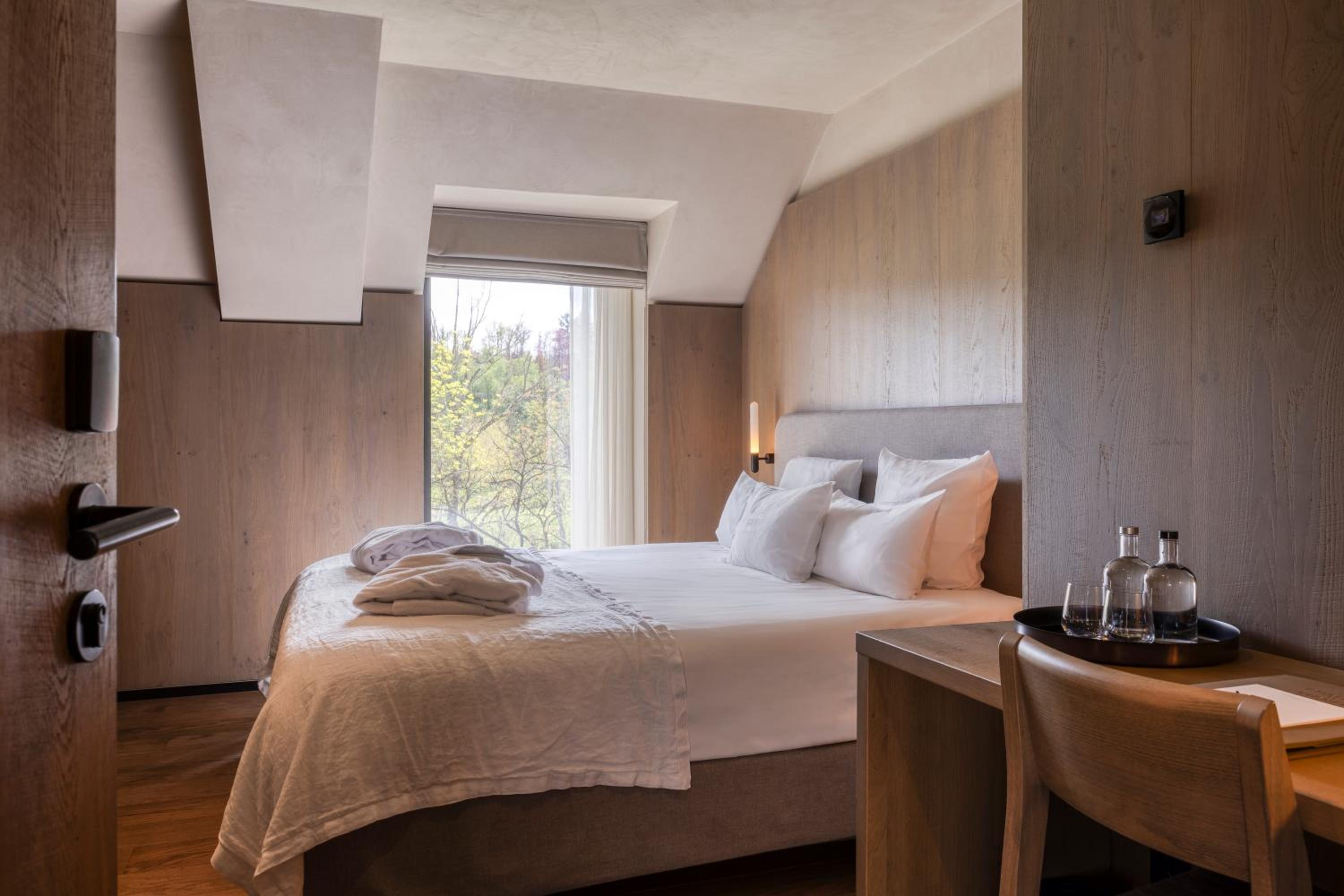 Standard Double Room - Photo 4