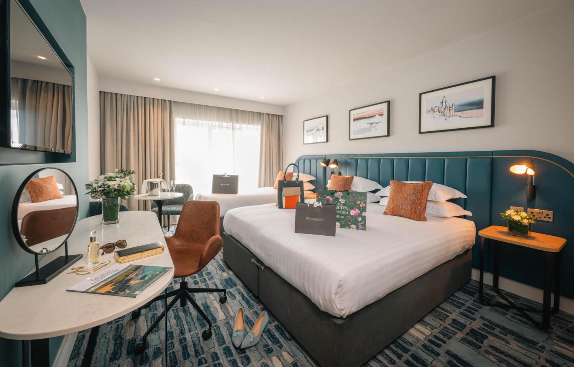 Superior King and Single Room - Photo 1
